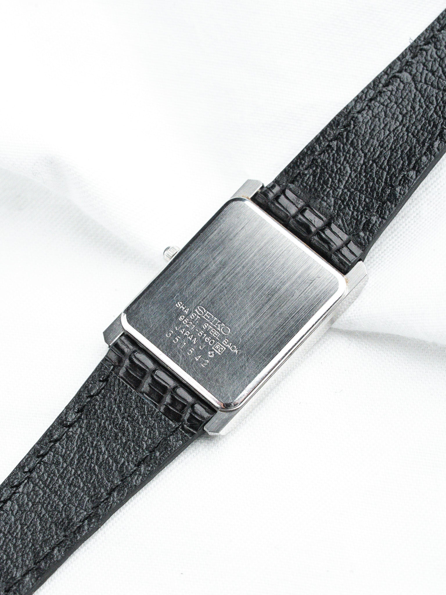 Seiko Dolce 9521-5160 Carrée Acier — Cadran Gaufré Or (1983)