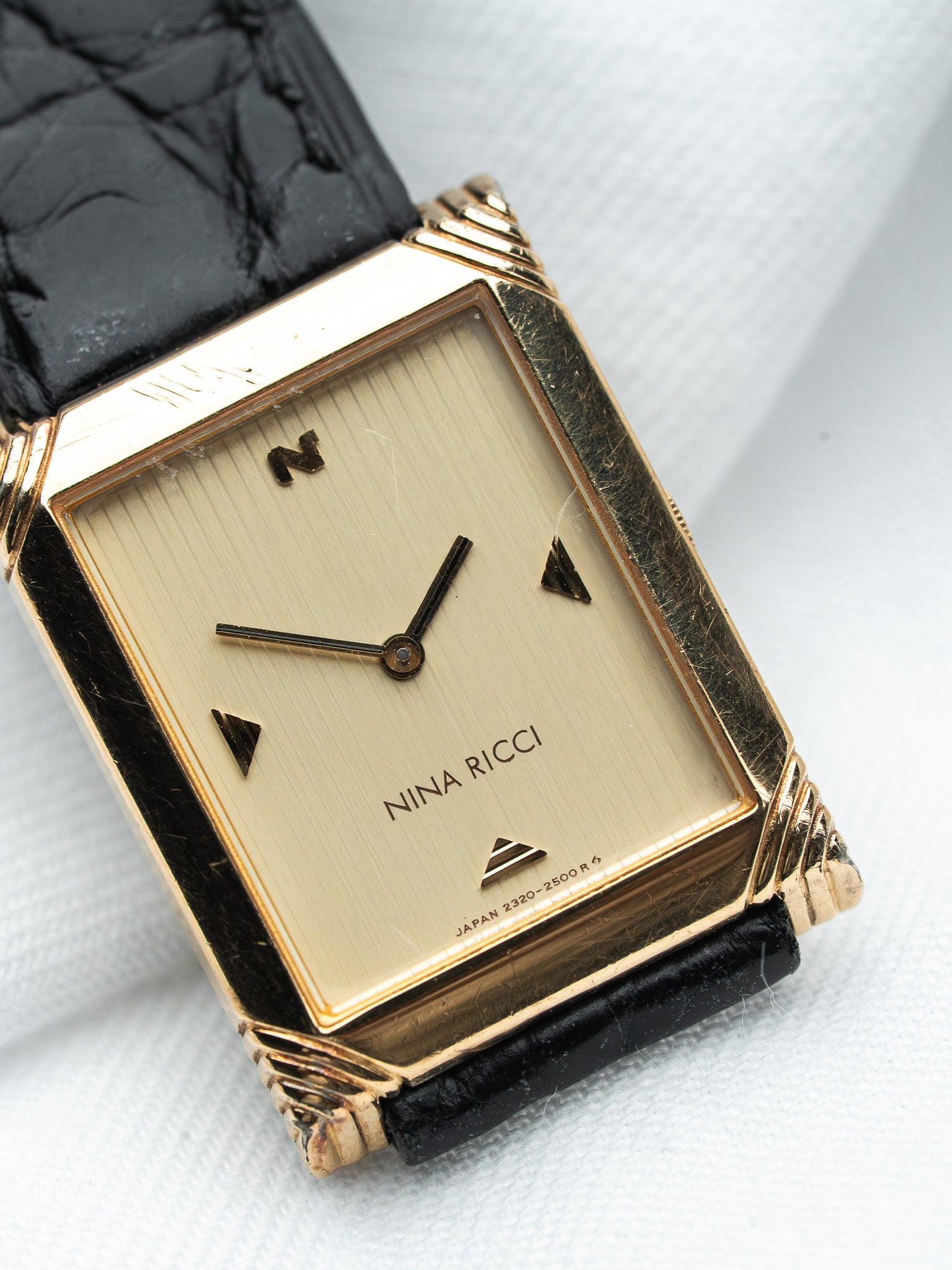 Nina Ricci Tank Watch 2320-6240 Gold-Plated — Striated Golden Dial (1991)