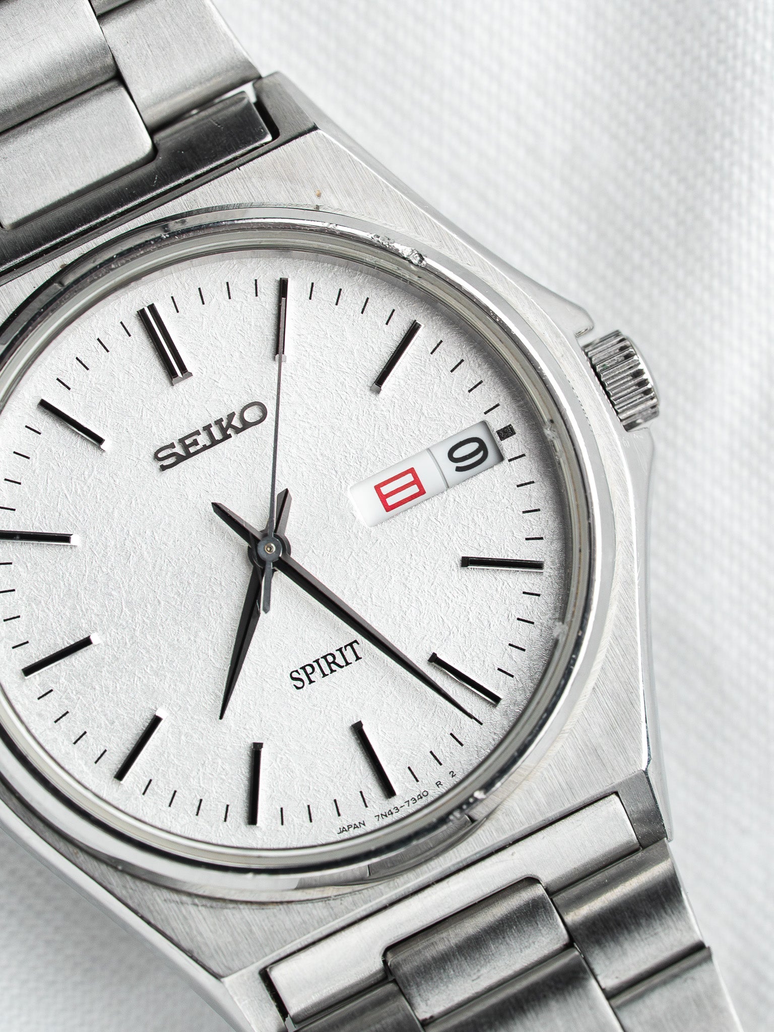 Seiko Spirit 7N43-7180 Acier — Cadran Blanc Sablé Jour Kanji (1998)