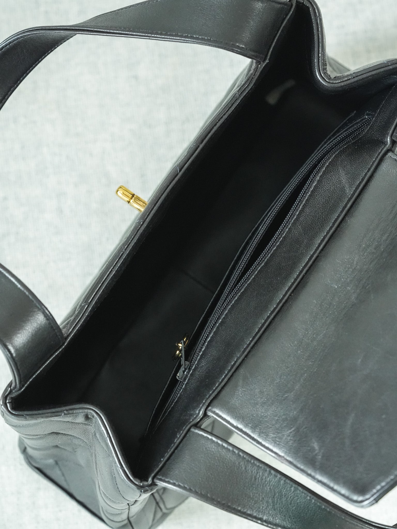 Chanel Sac à Main Top Handle Matelassé Noir Vintage 1996