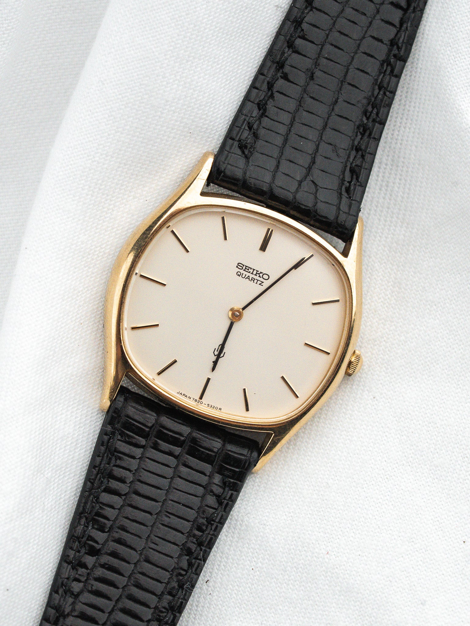 Seiko 7820-5220 Coussin Plaqué Or — Cadran Blanc (1989)