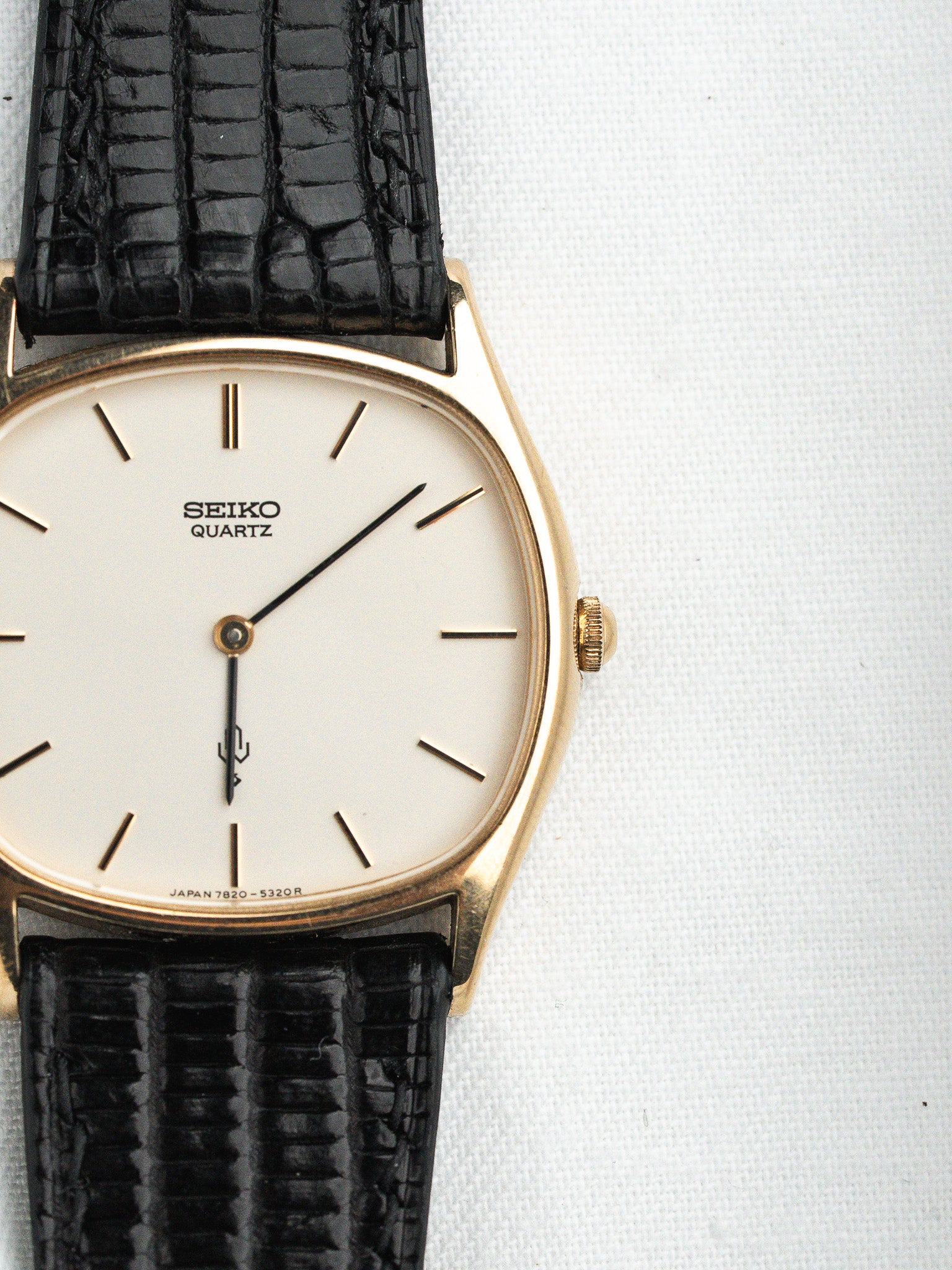 Seiko 7820-5220 Coussin Plaqué Or — Cadran Blanc (1989)