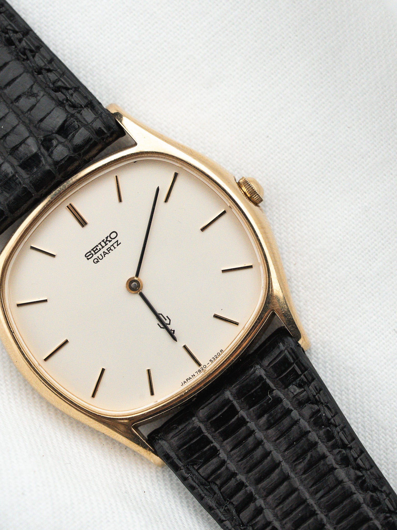 Seiko 7820-5220 Coussin Plaqué Or — Cadran Blanc (1989)