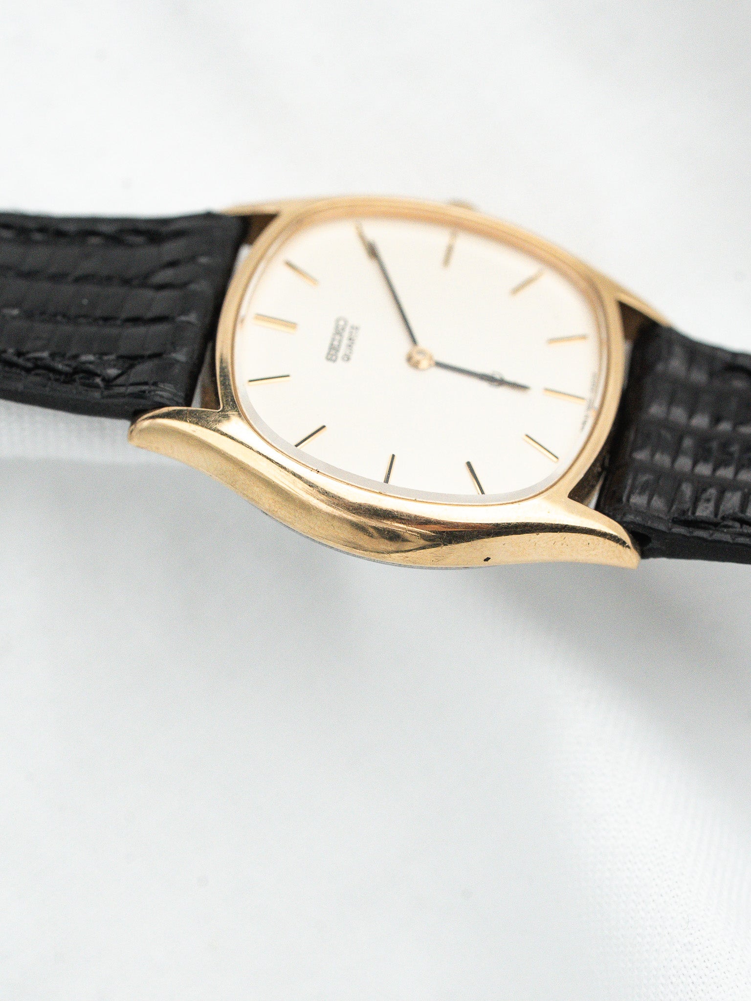 Seiko 7820-5220 Coussin Plaqué Or — Cadran Blanc (1989)