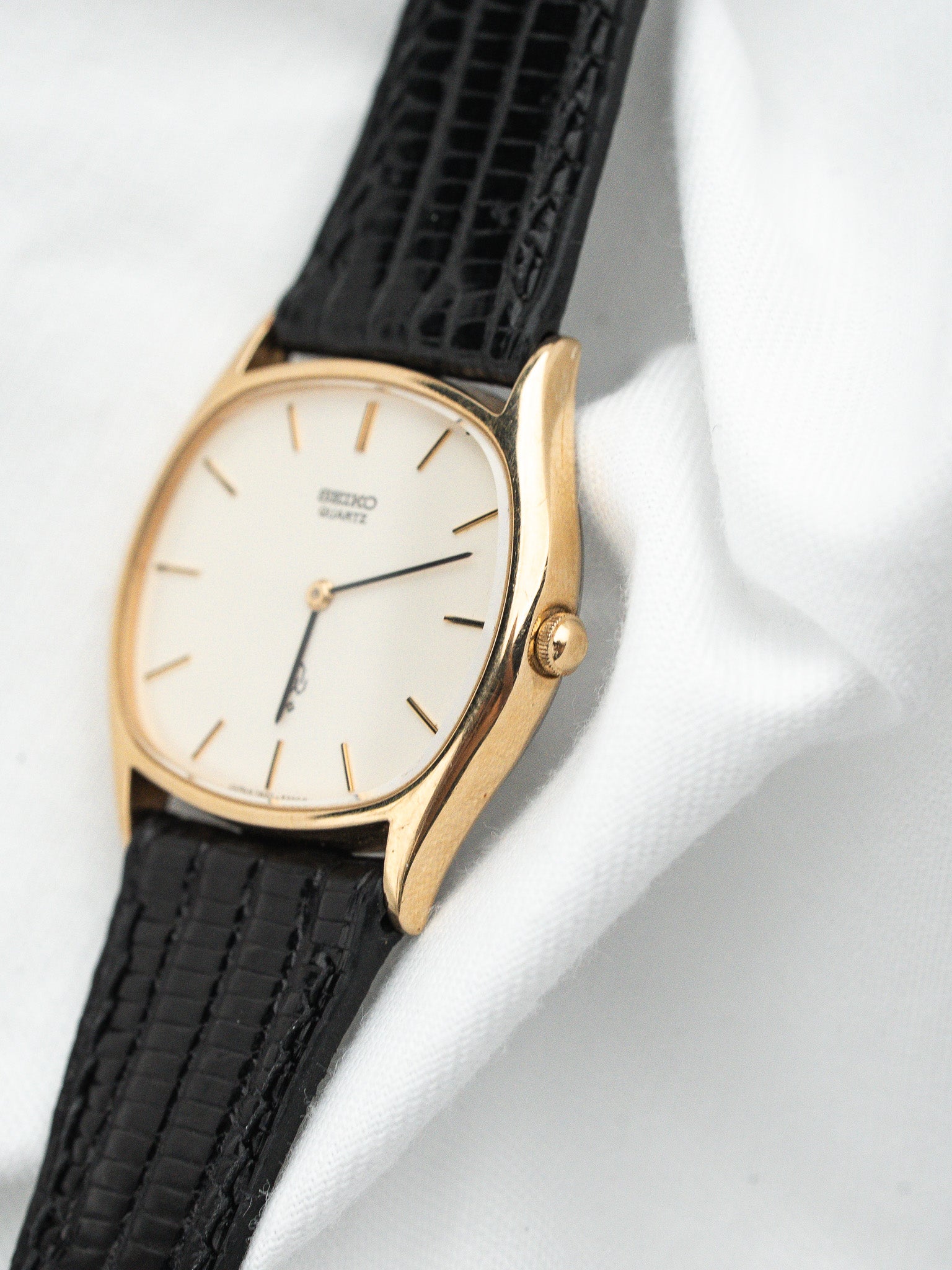 Seiko 7820-5220 Coussin Plaqué Or — Cadran Blanc (1989)