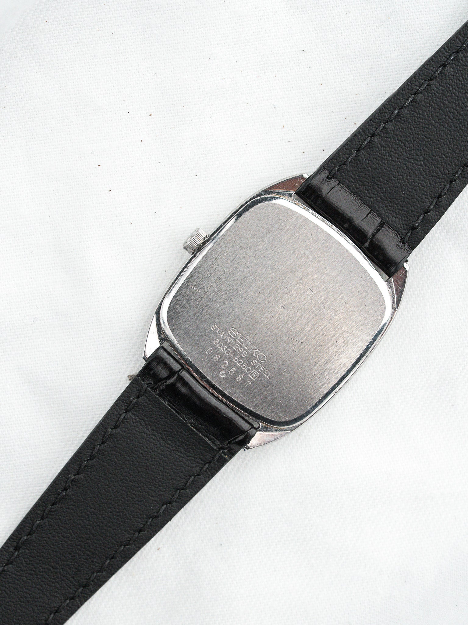 Seiko 6030-5250 Coussin Acier — Cadran Lin Argenté (1980)