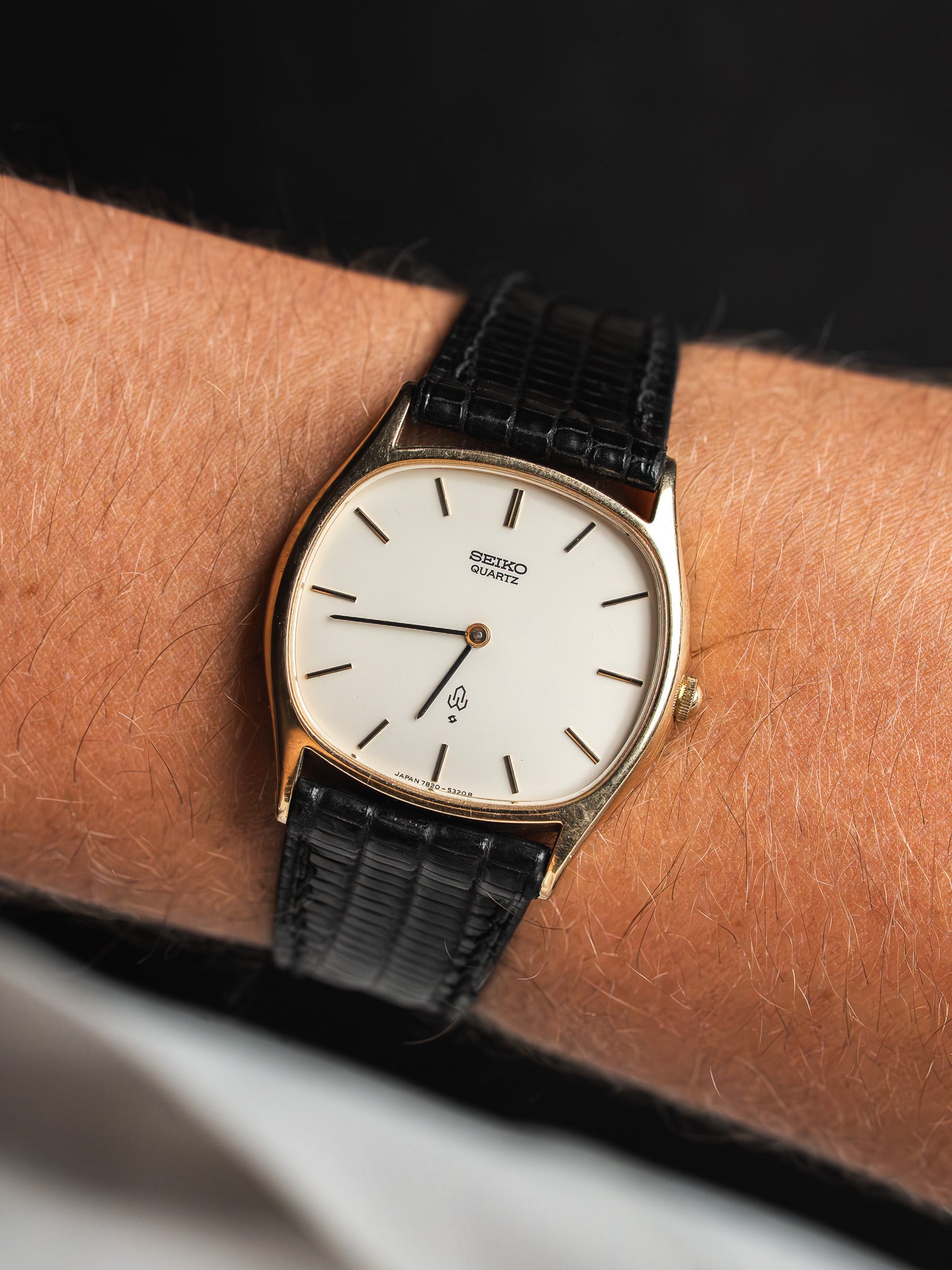 Seiko 7820-5220 Coussin Plaqué Or — Cadran Blanc (1989)