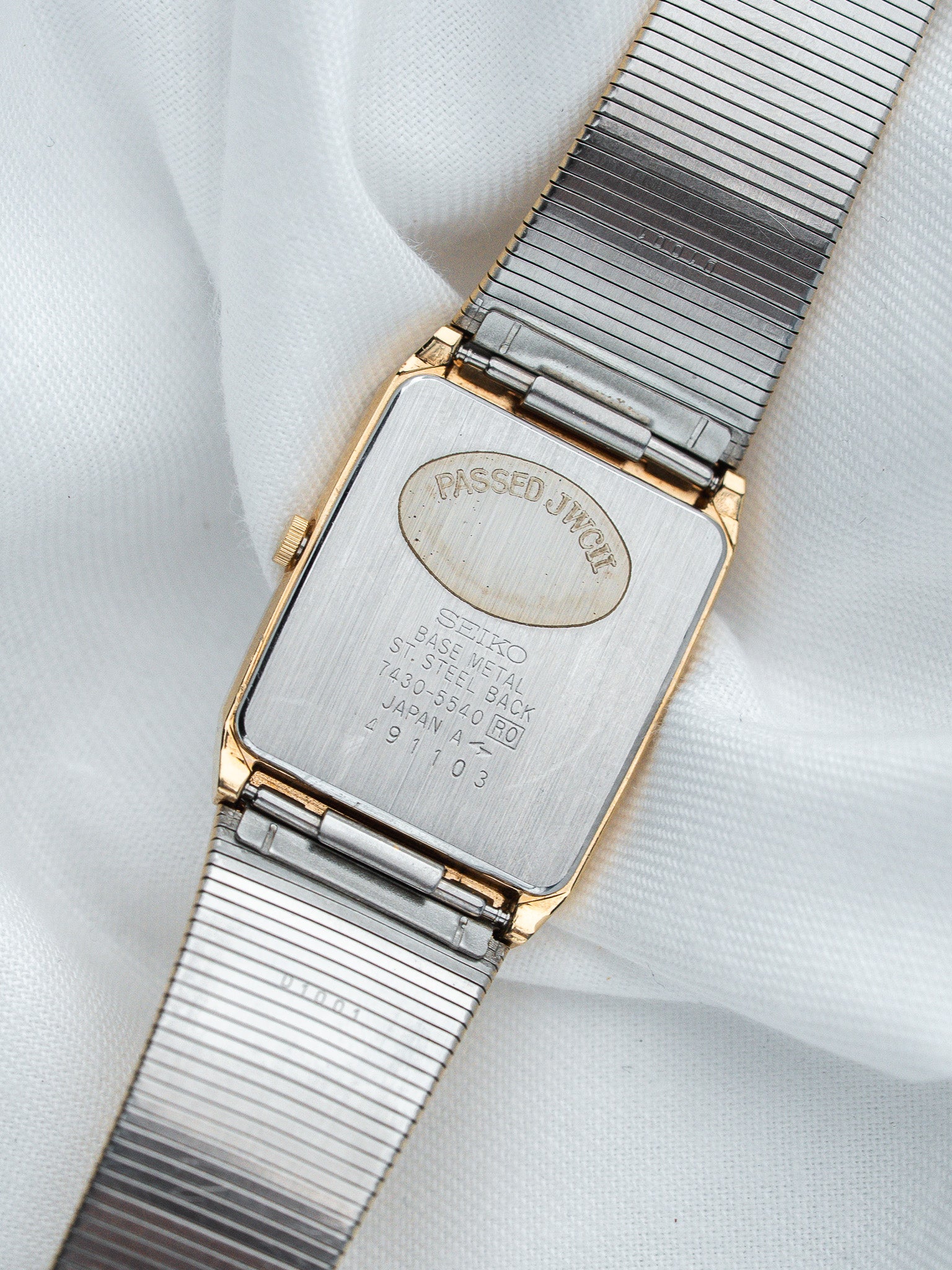 Seiko 7430-5540 Rectangulaire Plaqué Or — Cadran Or Soleillé (1984)