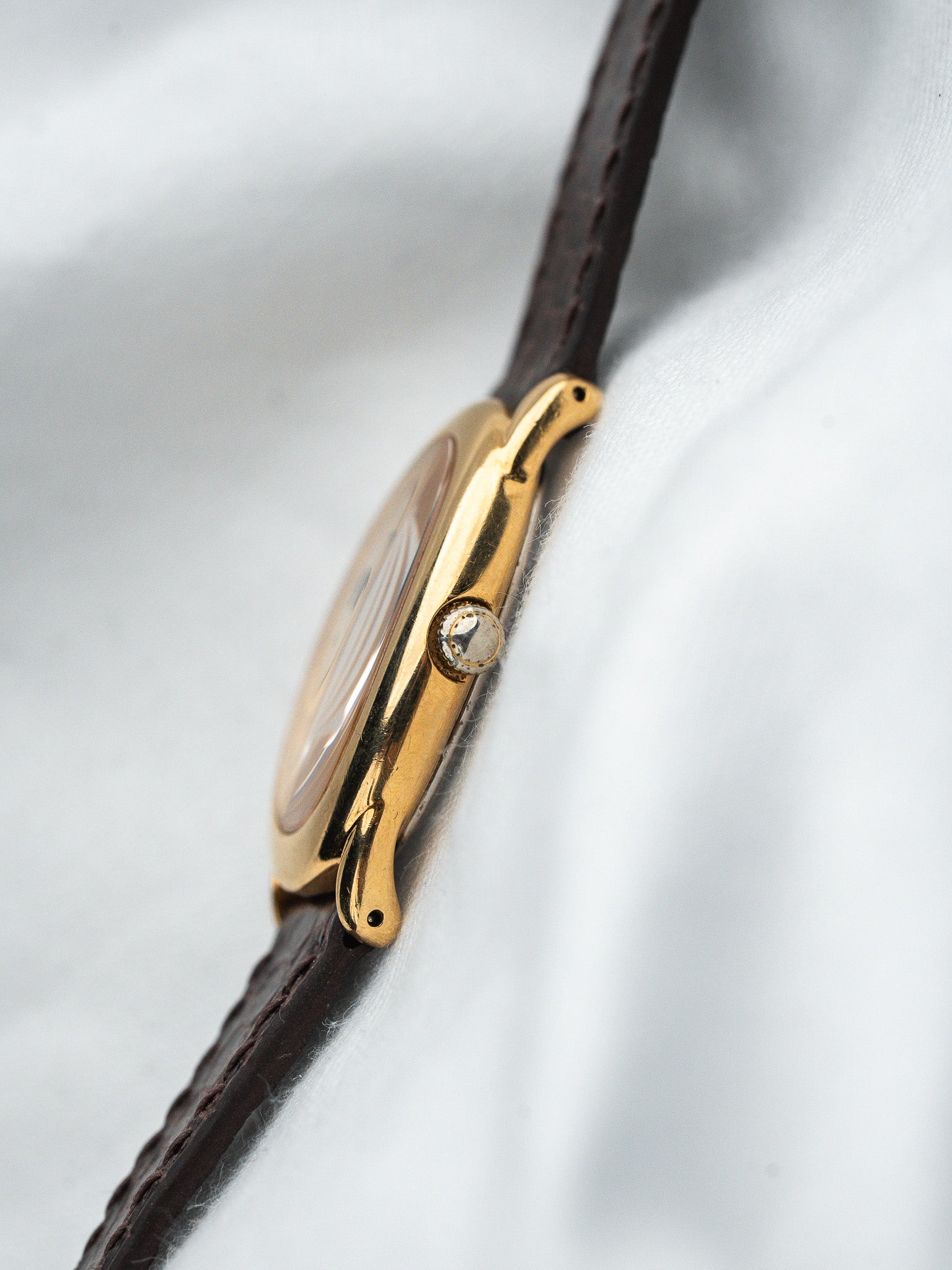 Seiko Noie 1F21-5B70 Baignoire Plaqué Or — Cadran Blanc Arabe (1994)