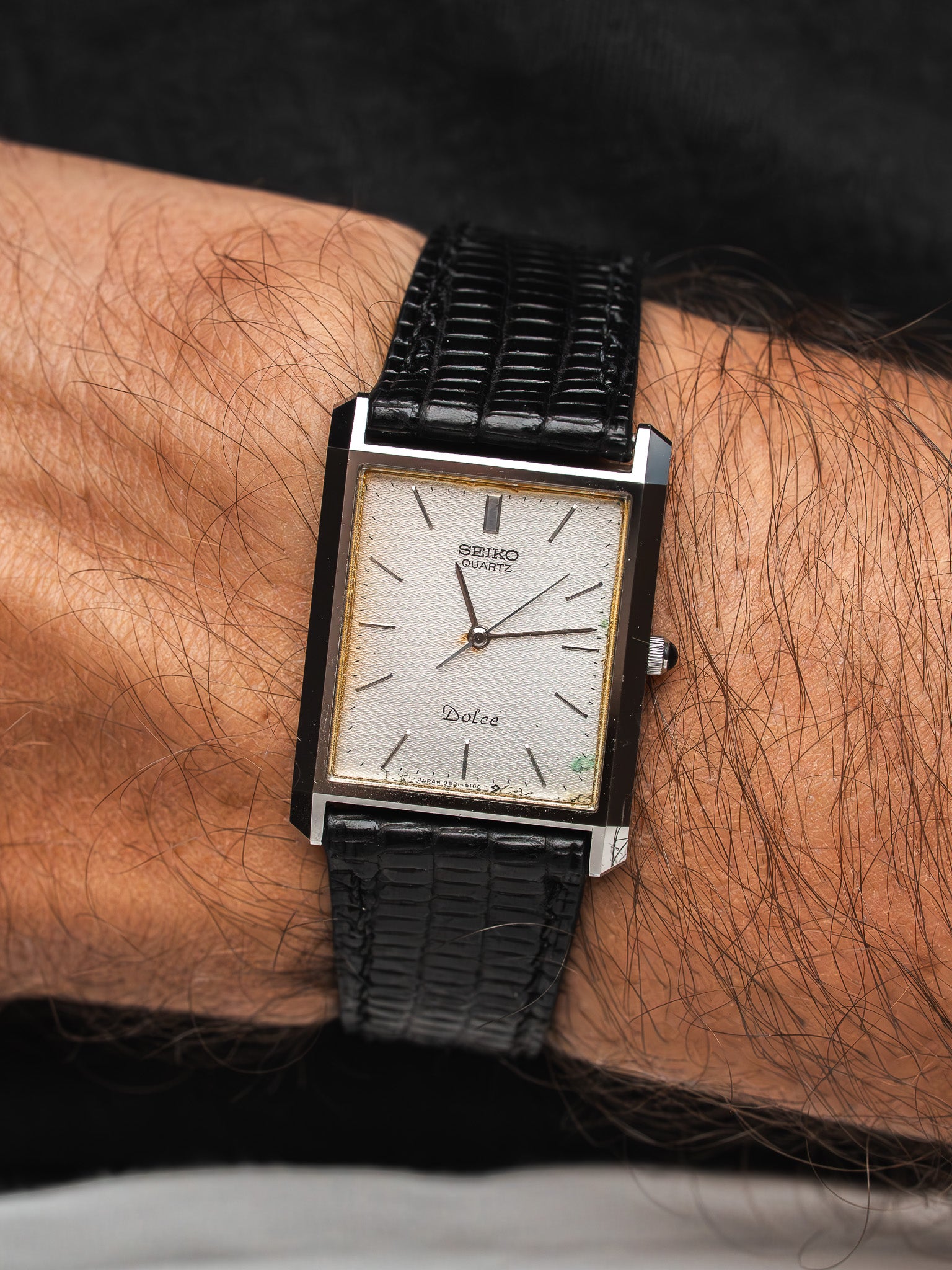 Seiko Dolce 9521-5160 Carrée Acier — Cadran Gaufré Or (1983)