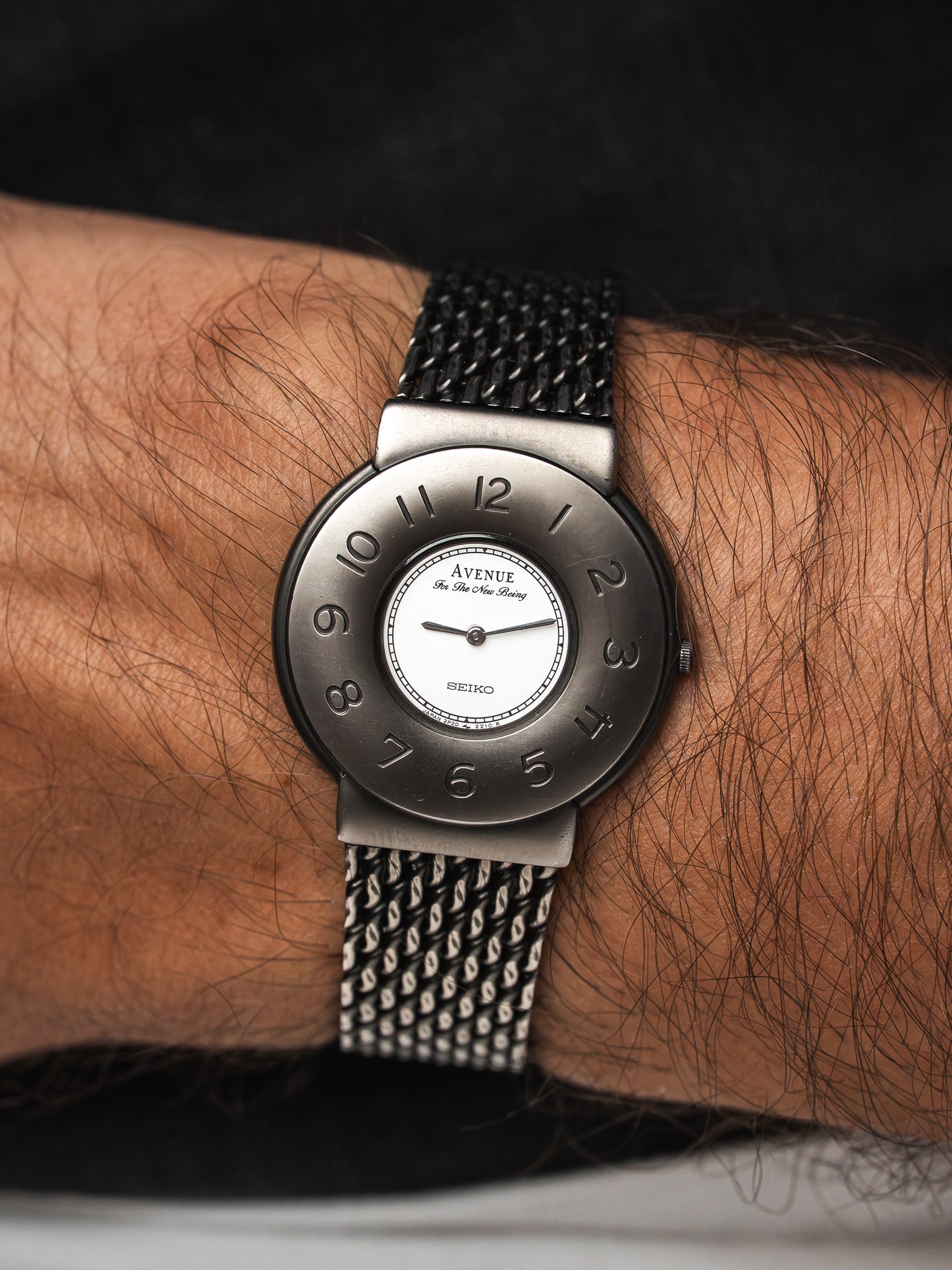 Seiko Avenue Watch 2P20-0560 — Lünette mit erhabenen Ziffern (1997)
