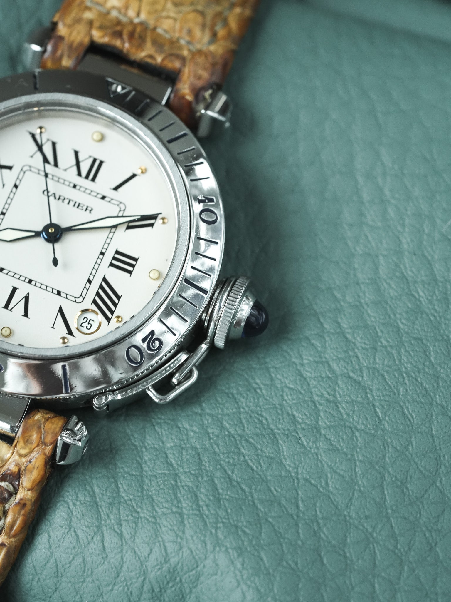 Montre Cartier Pasha Vintage - R4010 Acier 35.5mm Crème Serpent (Années 2000) - Atelier Victor