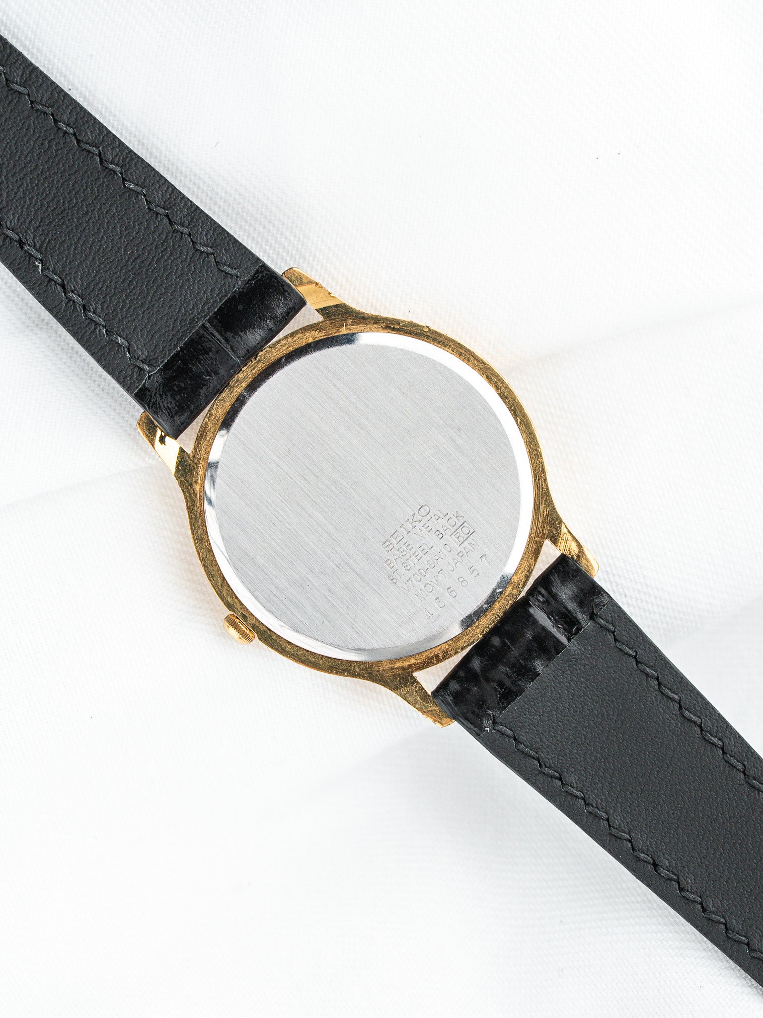 Seiko V700-8A10 Ronde Plaqué Or — Cadran Blanc Romain (1990s)
