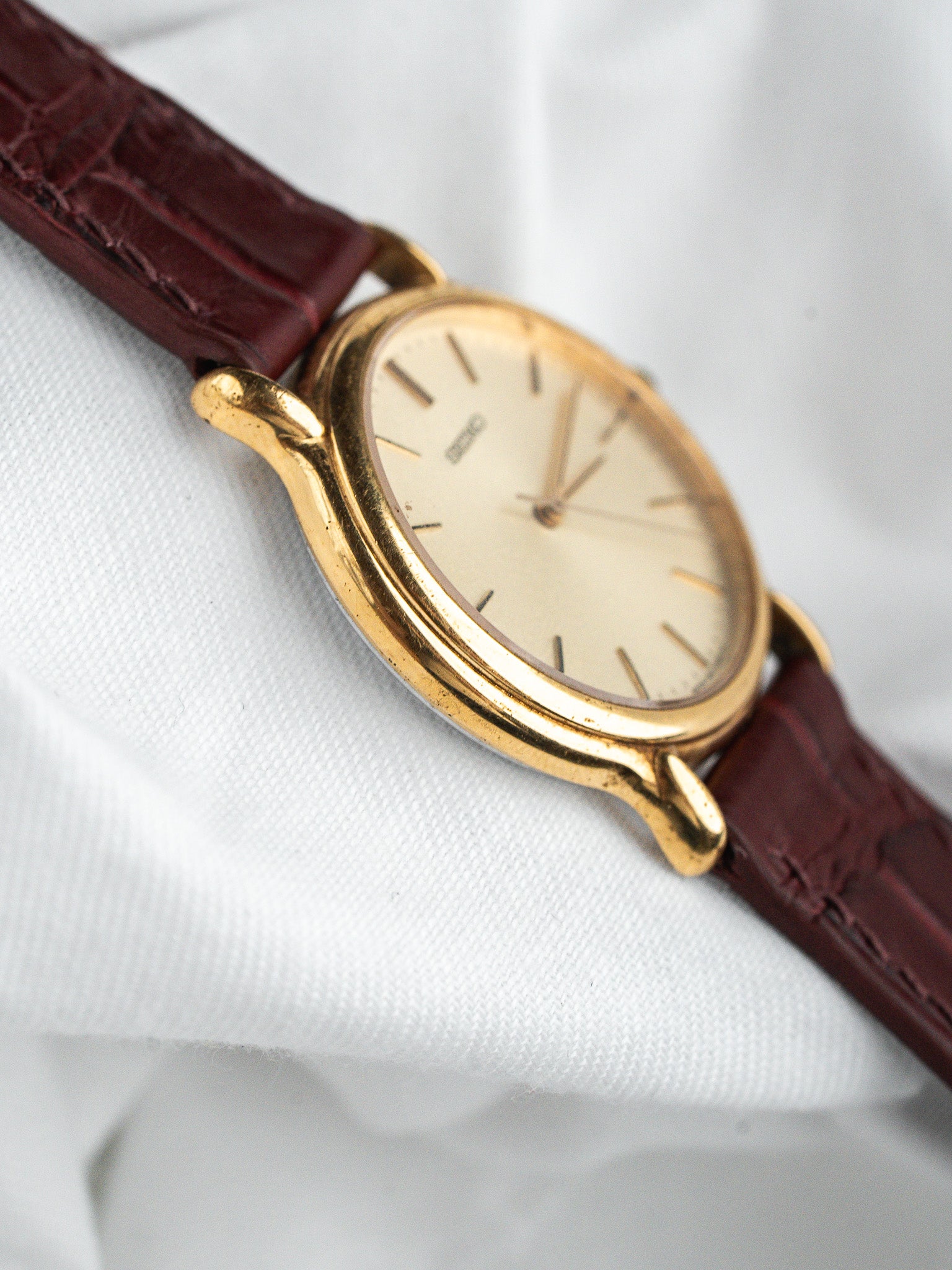 Seiko 7N01-6030 Ronde Plaqué Or — Cadran Or Sablé (2001)
