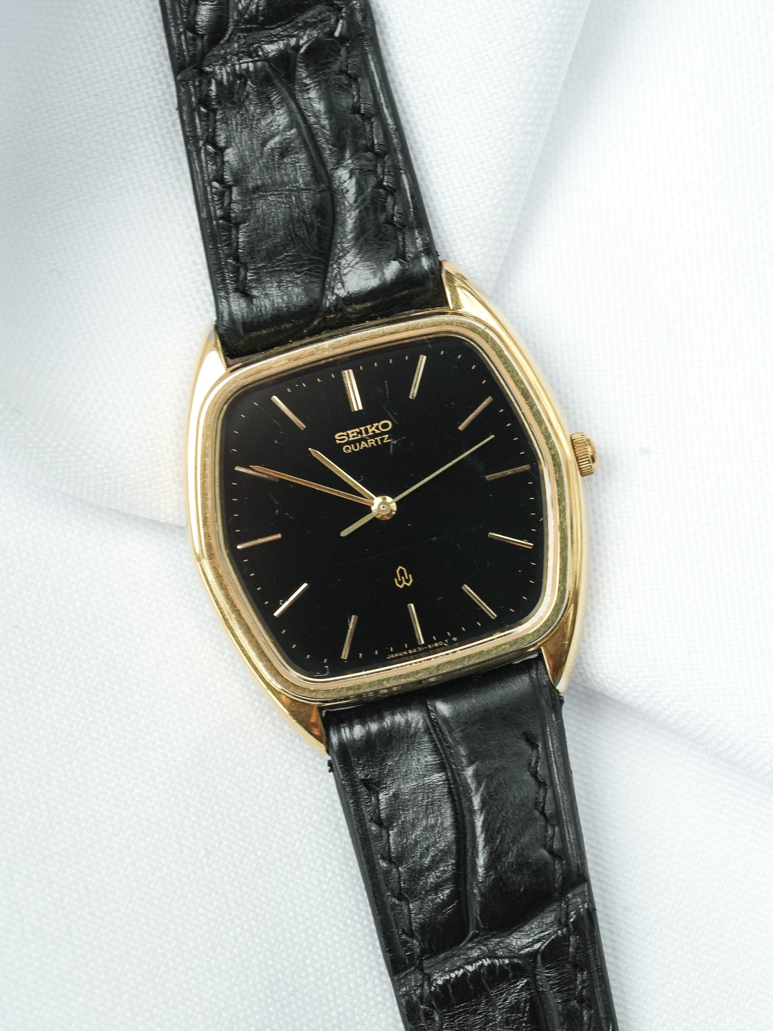 Vintage-Armbanduhr Seiko - Tonneau vergoldet Schwarz (1982)