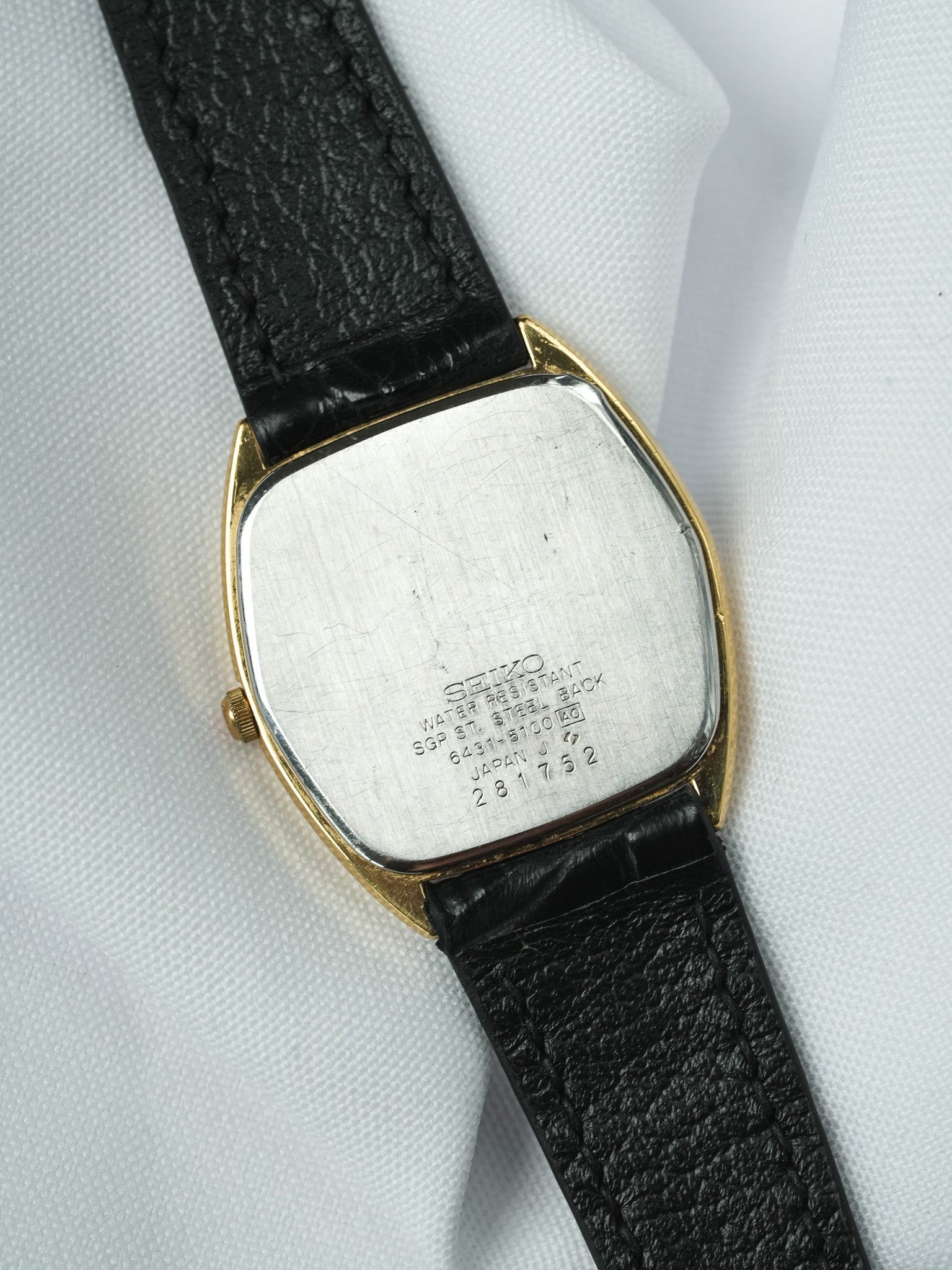 Vintage-Armbanduhr Seiko - Tonneau vergoldet Schwarz (1982)