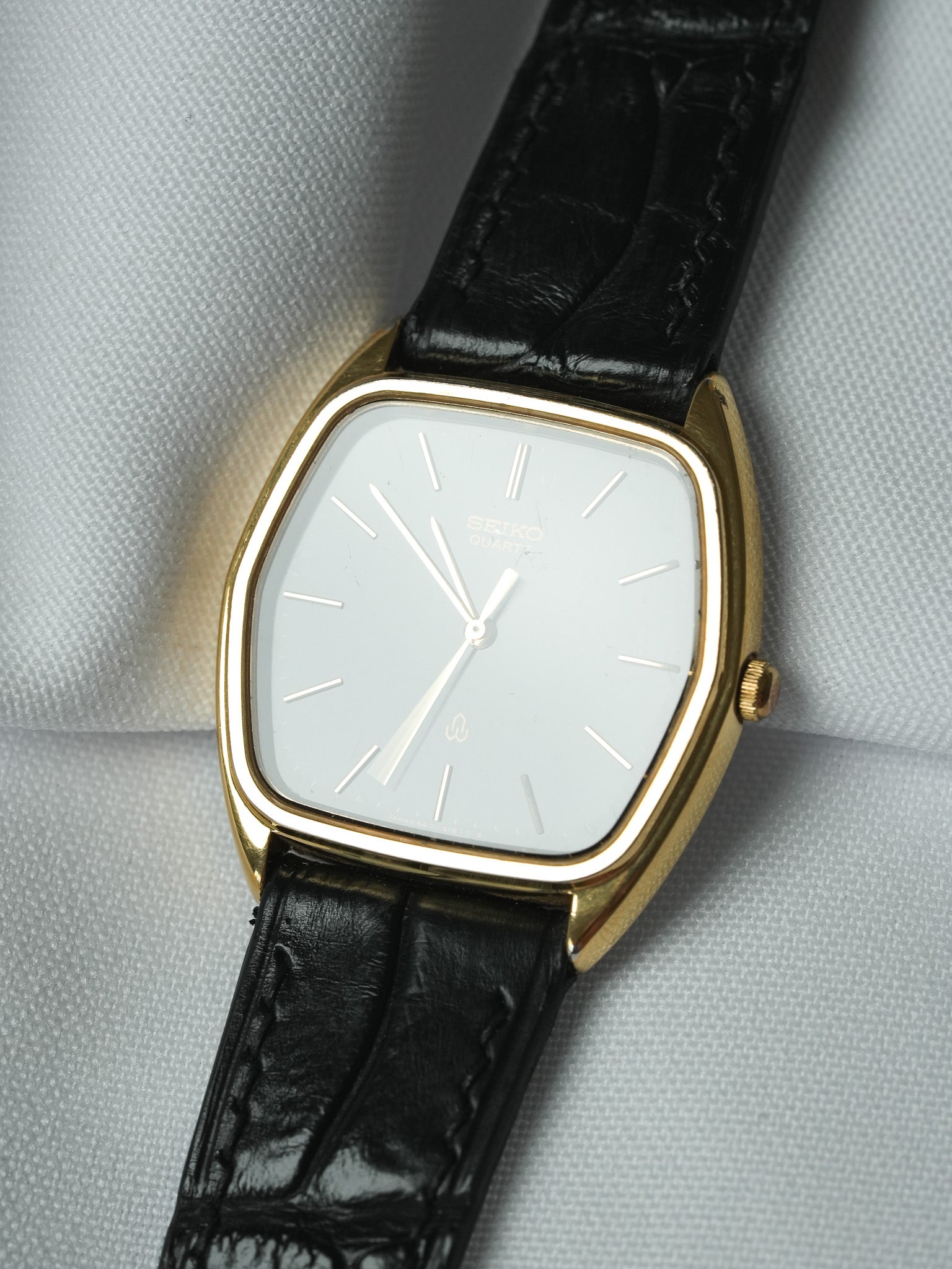 Vintage-Armbanduhr Seiko - Tonneau vergoldet Schwarz (1982)