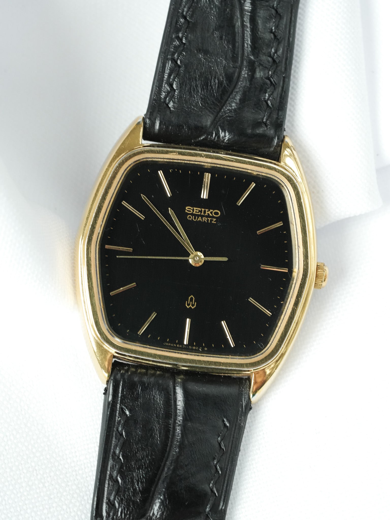 Vintage Seiko Watch - Tonneau Black Gold-Plated (1982)