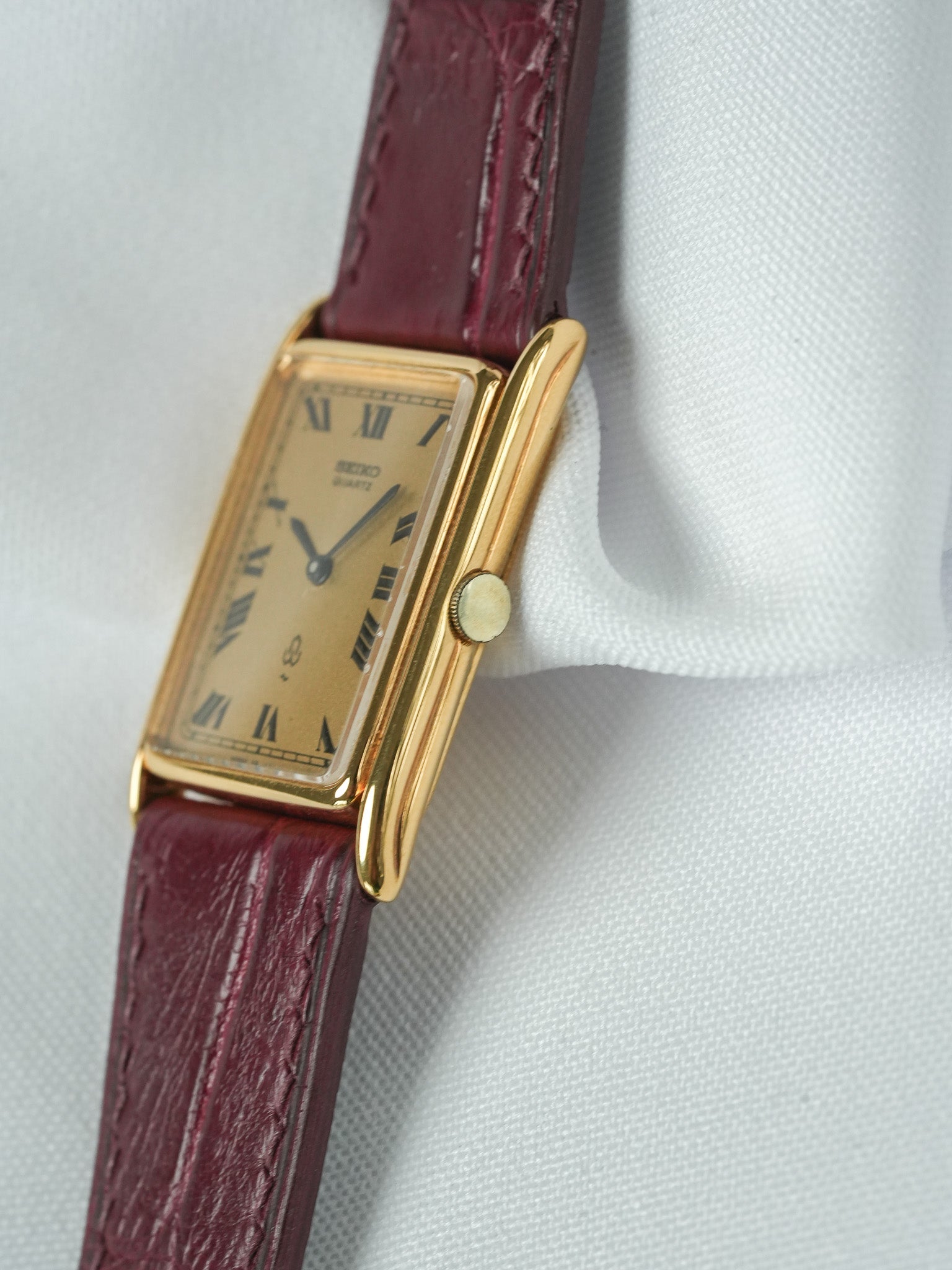 Винтажные часы Seiko — Tank с позолоченным римским циферблатом (1987)