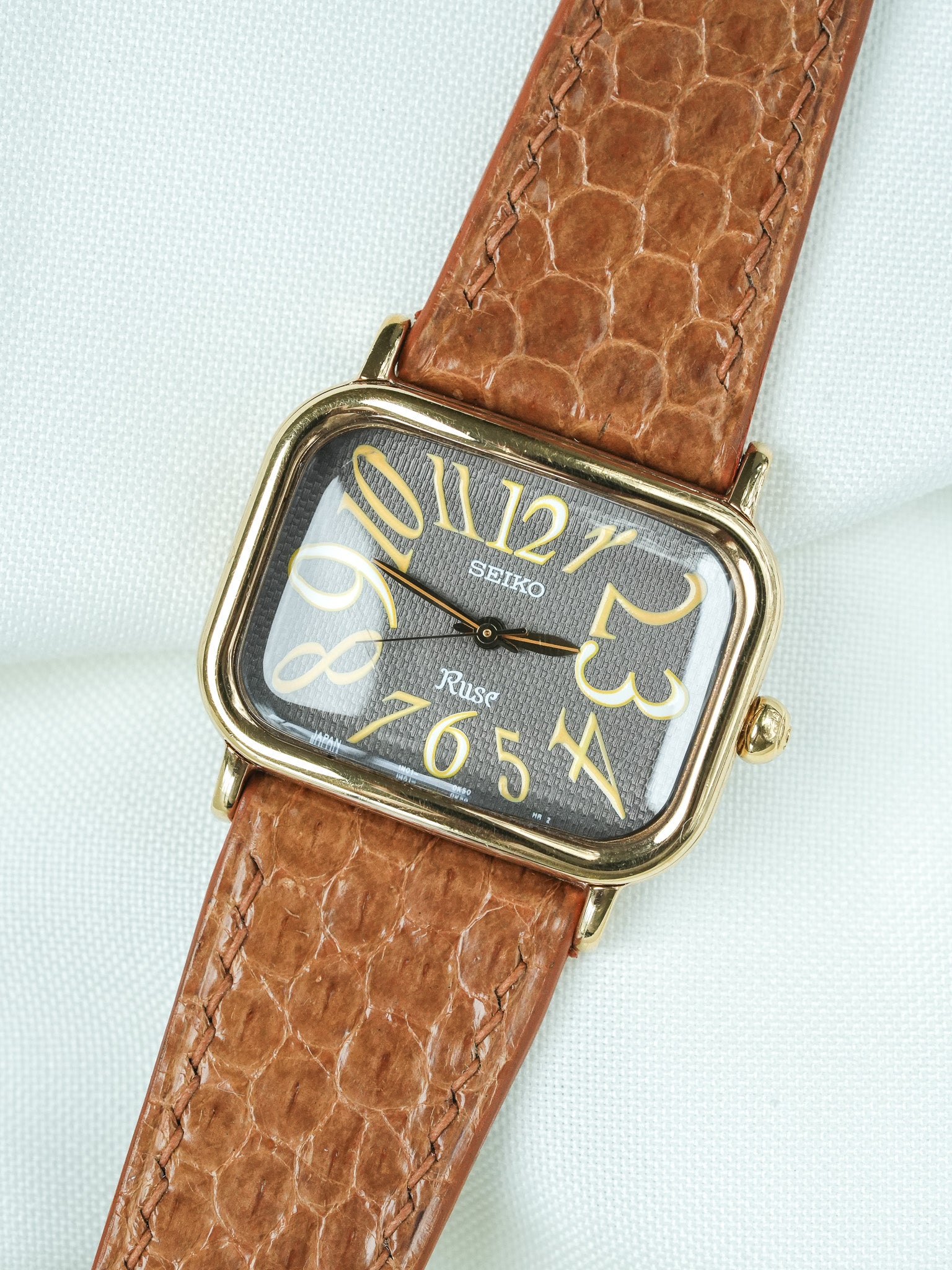 Montre Seiko Ruse Vintage - Tank TV plaqué Or (1994) - Atelier Victor