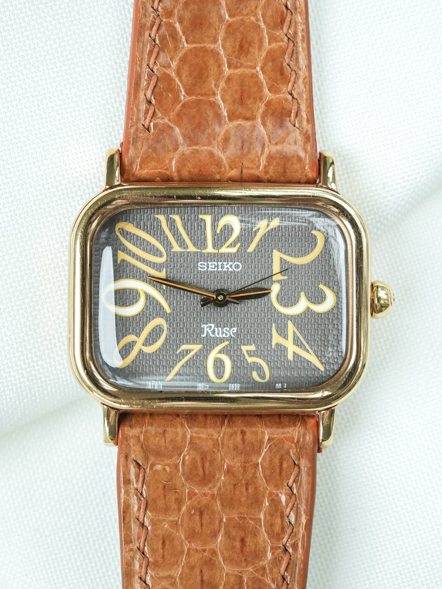 Montre Seiko Ruse Vintage - Tank TV plaqué Or (1994) - Atelier Victor