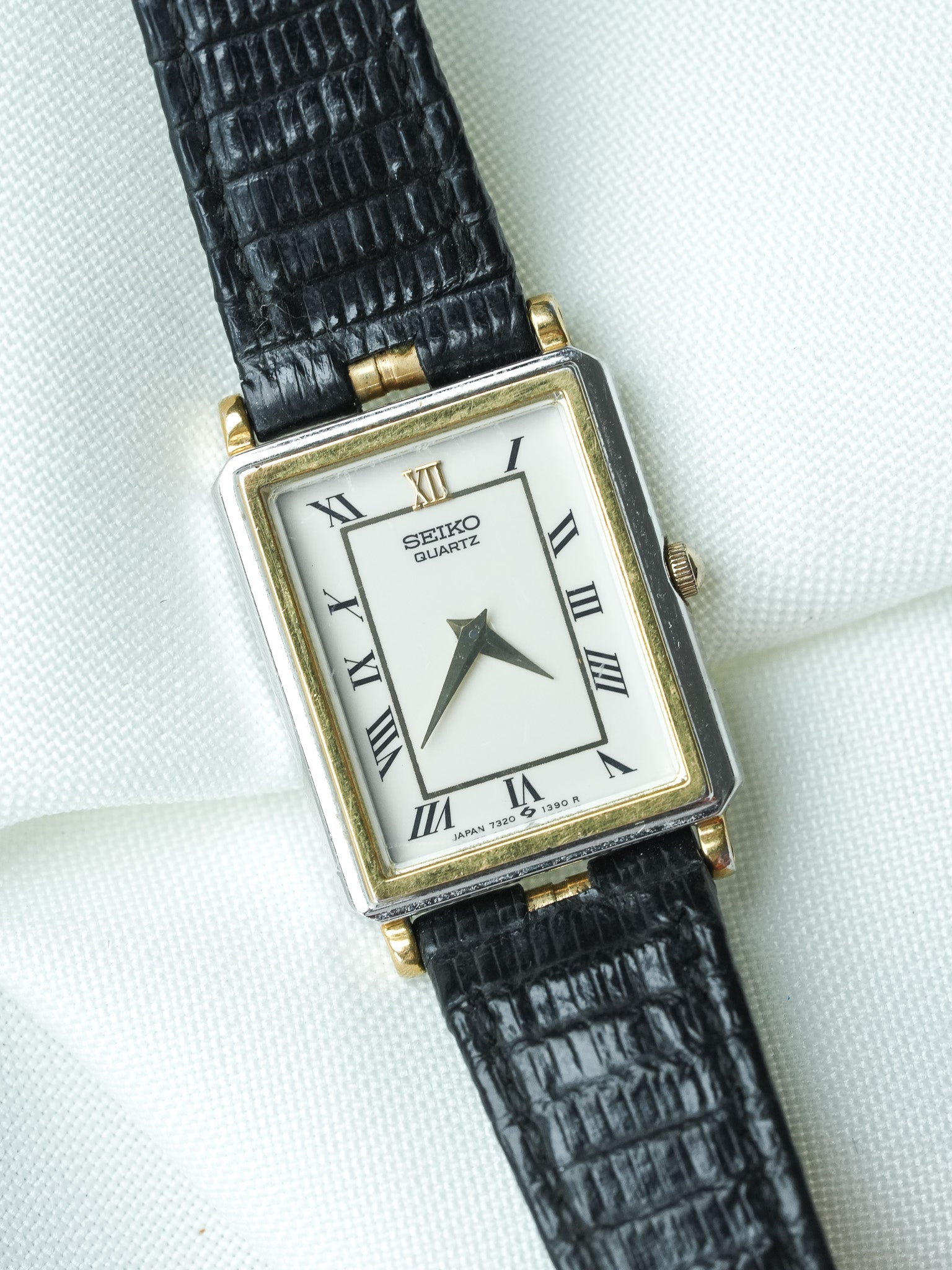 Montre Seiko Vintage - Mini Tank Acier Or (1985) - Atelier Victor