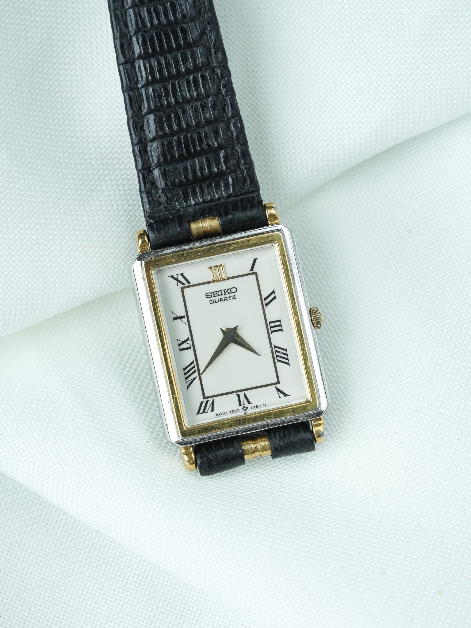 Montre Seiko Vintage - Mini Tank Acier Or (1985) - Atelier Victor