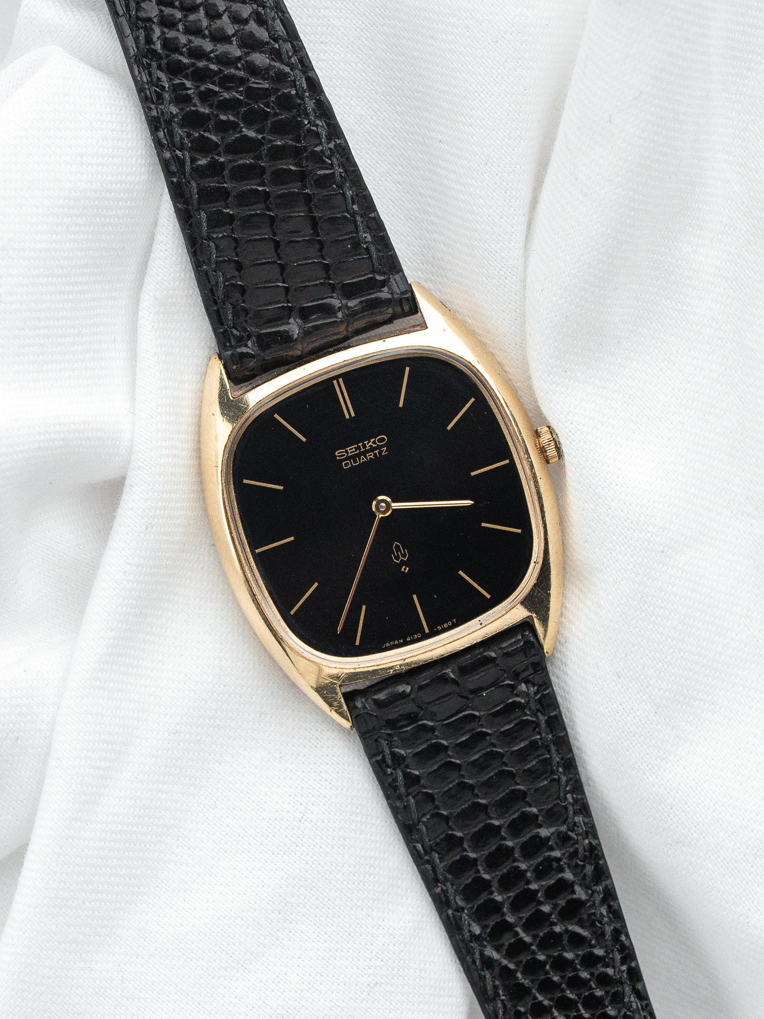 ساعة Seiko فينتاج Tonneau ذهب 4130-5180 — ميناء أسود (1976)
