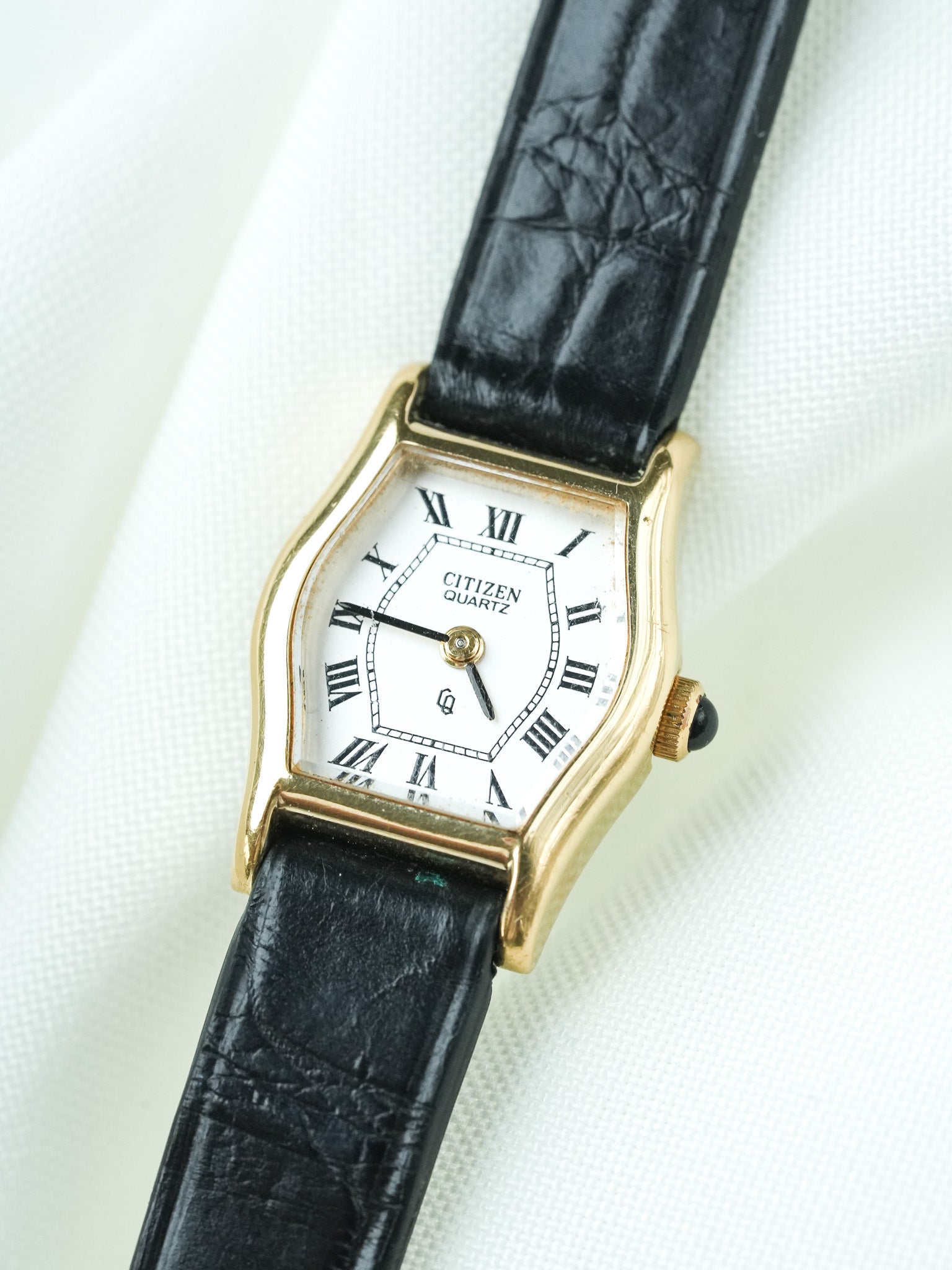 Montre Citizen Vintage - Mini Tonneau Plaqué or (1978) - Atelier Victor