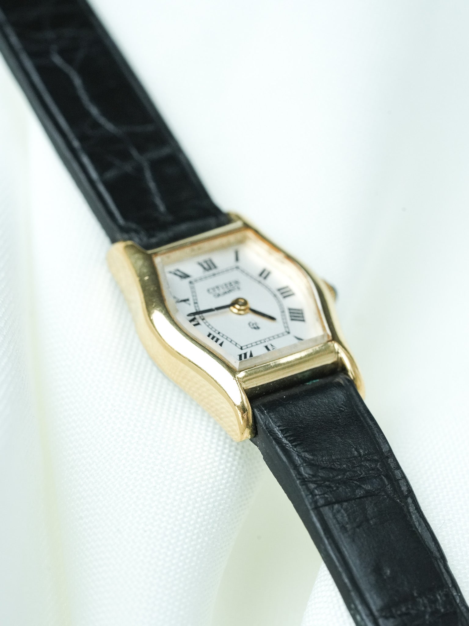 Montre Citizen Vintage - Mini Tonneau Plaqué or (1978) - Atelier Victor