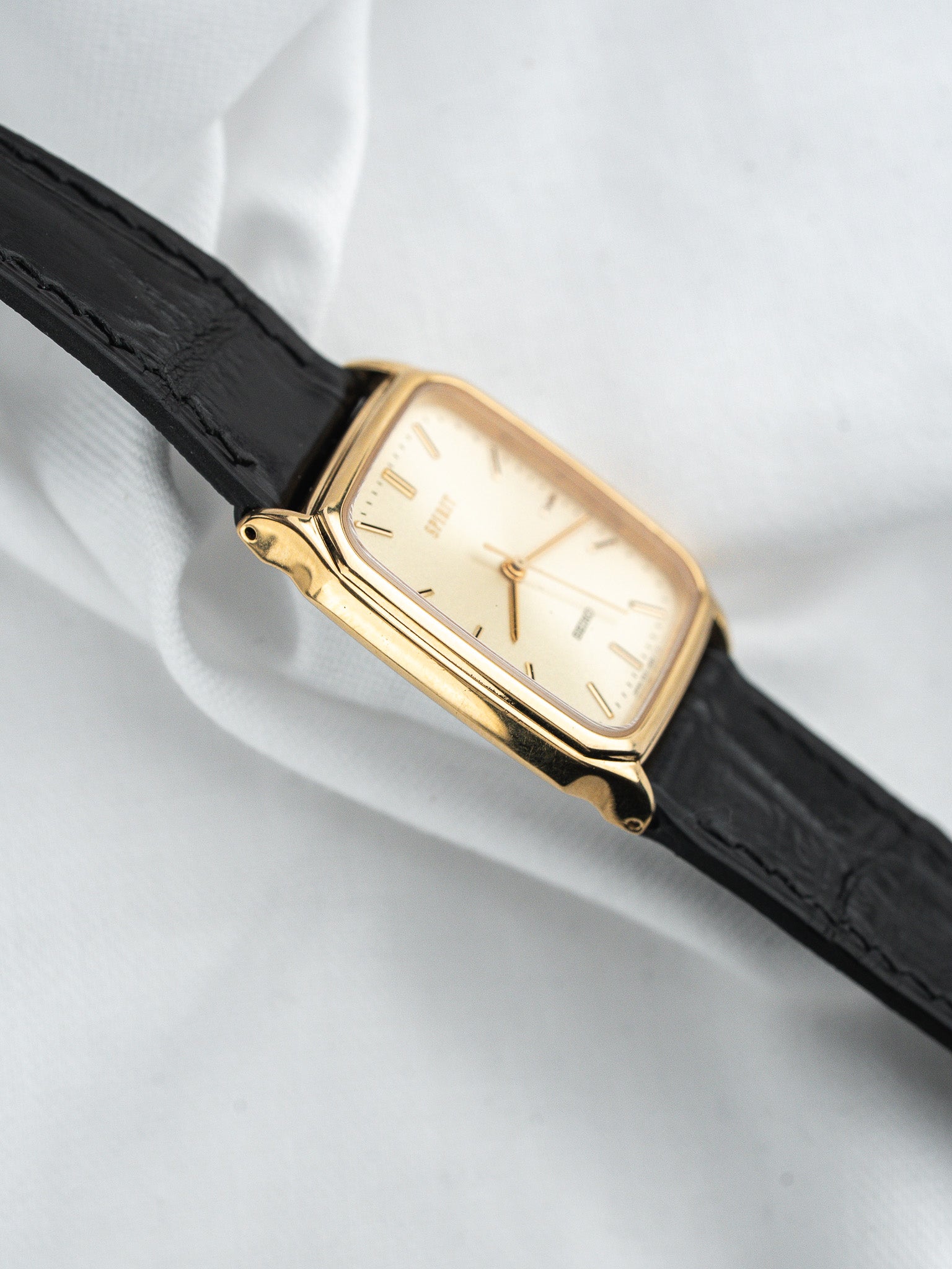 Seiko Vintage Spirit Watch 5E31-5B50 — Tank de Oro (1996)