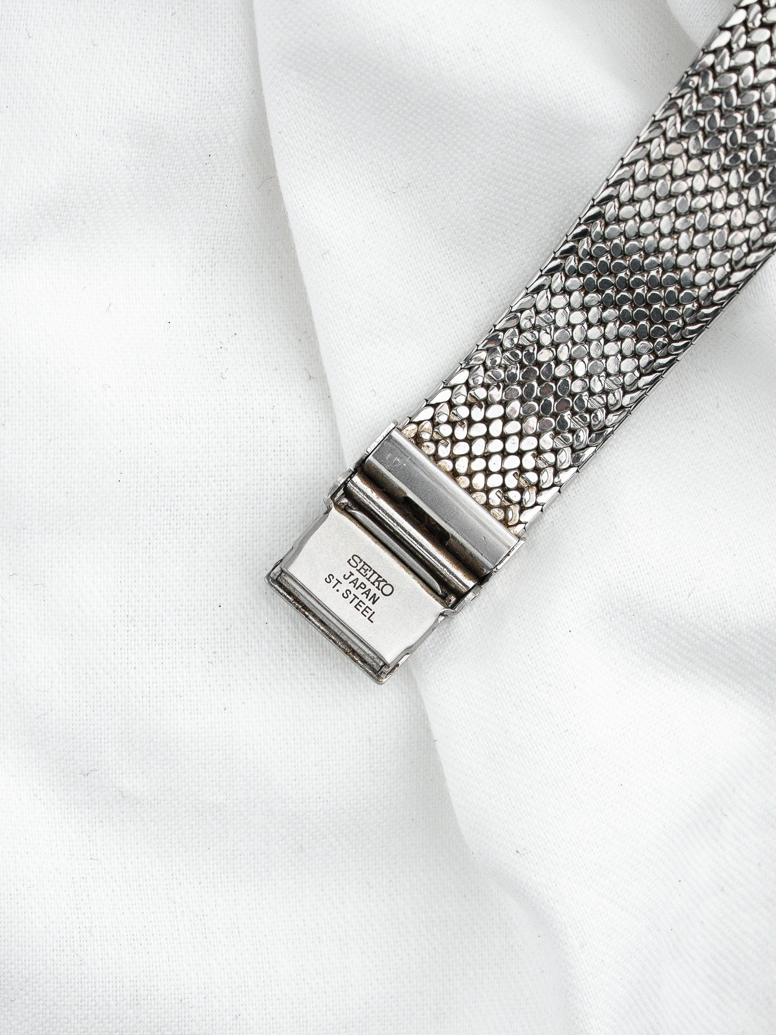 ساعة Seiko فينتاج Dolce 7741-5110 — ثنائية اللون شبكية (1990)