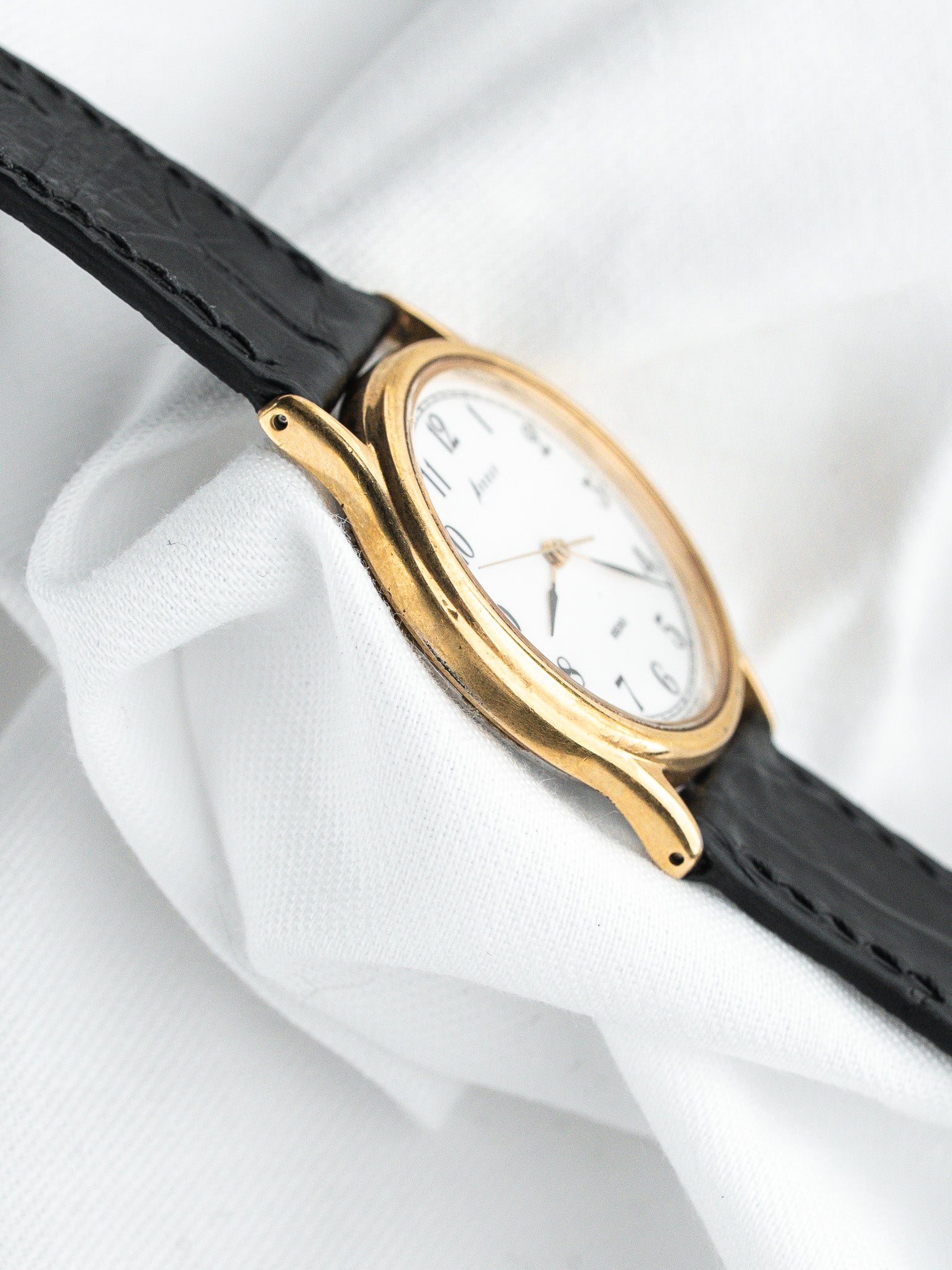 Seiko Avenue 5P31-6D00 — Plaqué Or Cadran Chiffres Arabes (1990)
