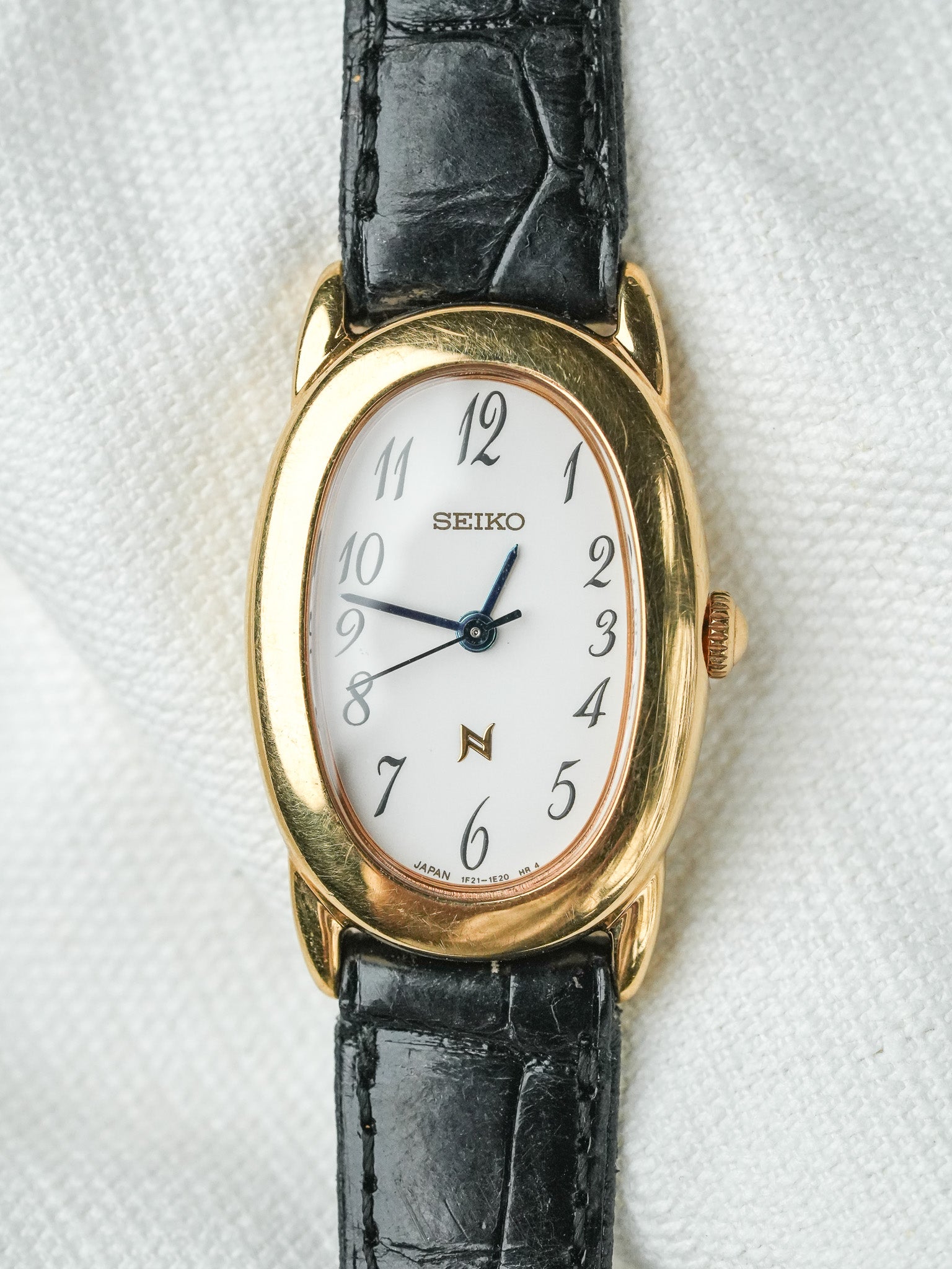 Montre Seiko Vintage - Baignoire Or Cuir Noir 1F21-5B70 (2006)