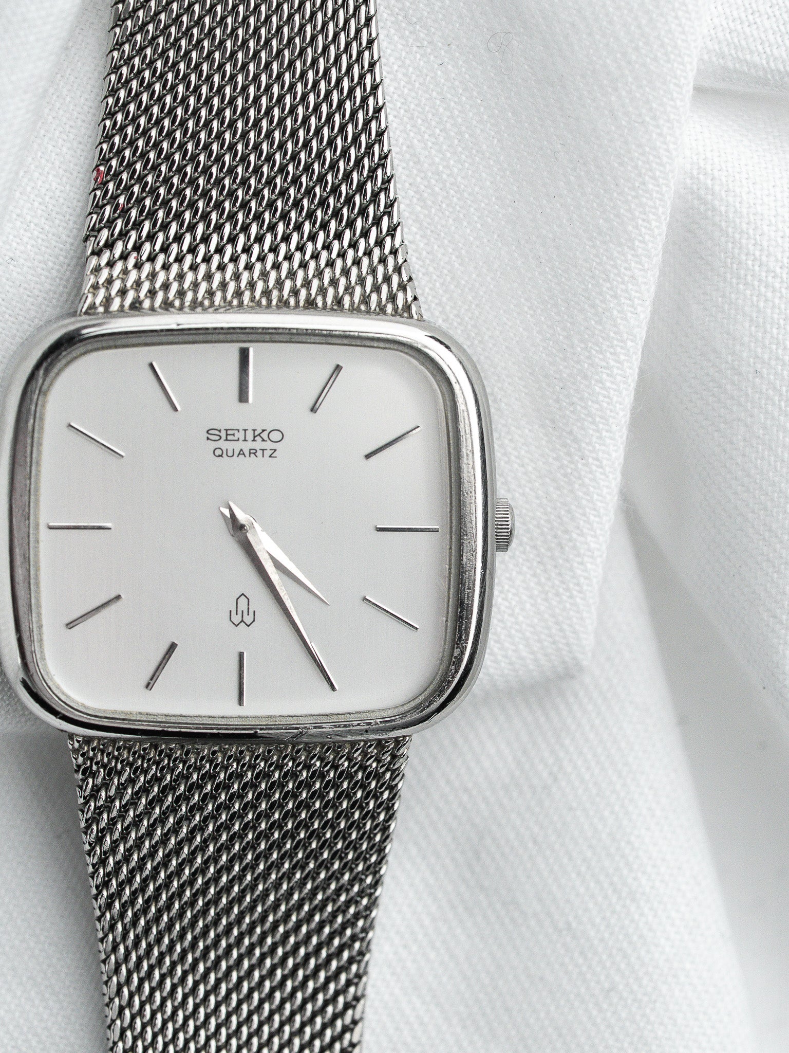ساعة Seiko 4130-5240 من الفولاذ — TV بميناء فضي مشمس (1976)