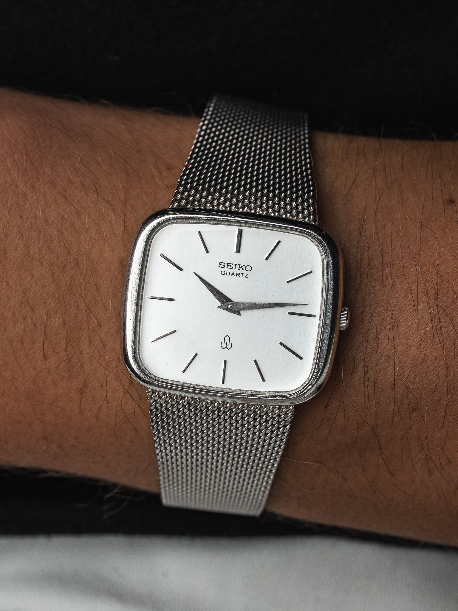 Seiko 4130-5240 Watch Stahl — TV mit silbernem Sonnenschliff-Zifferblatt (1976)