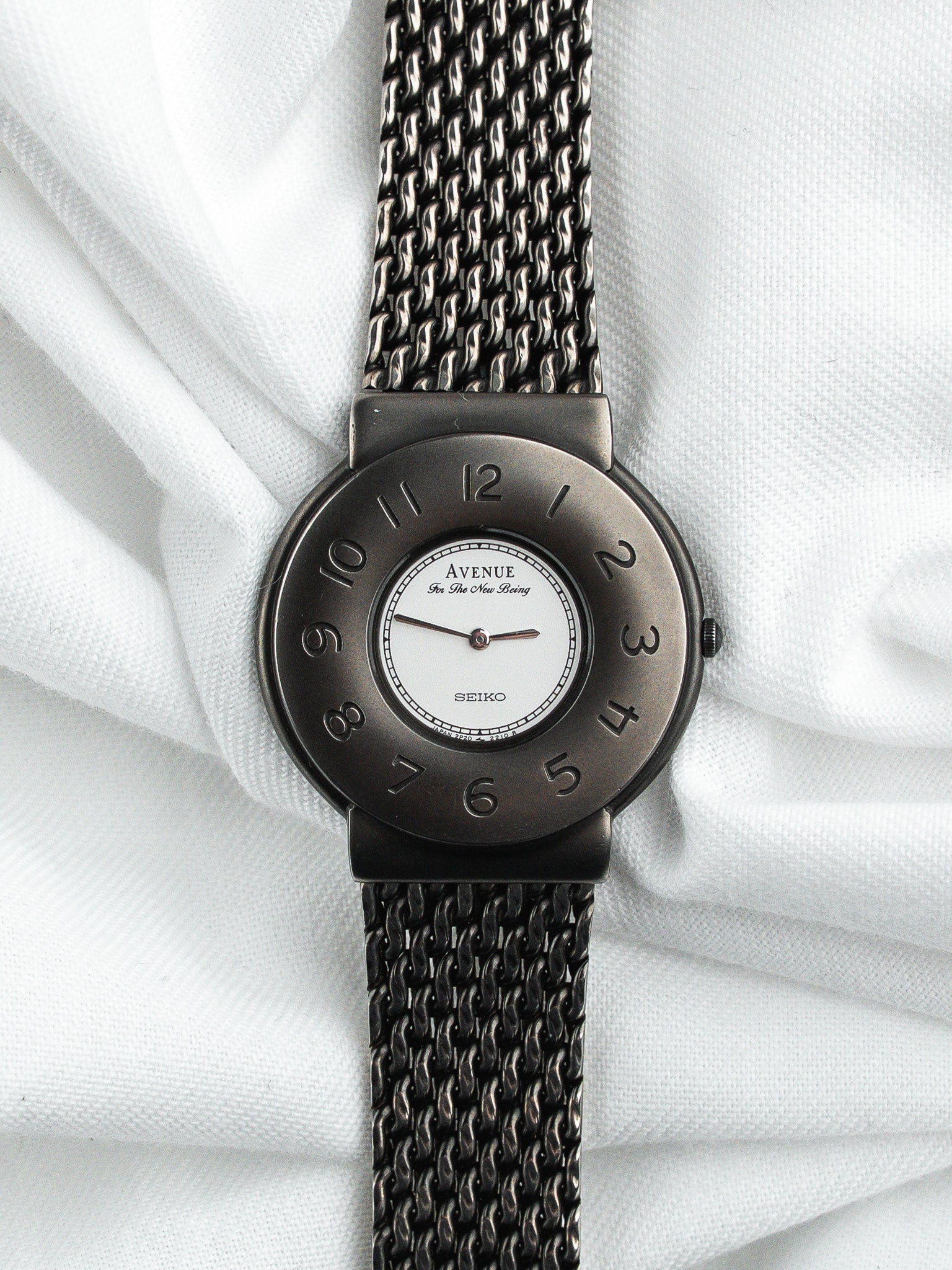 Seiko Avenue Watch 2P20-0560 — Lünette mit erhabenen Ziffern (1997)
