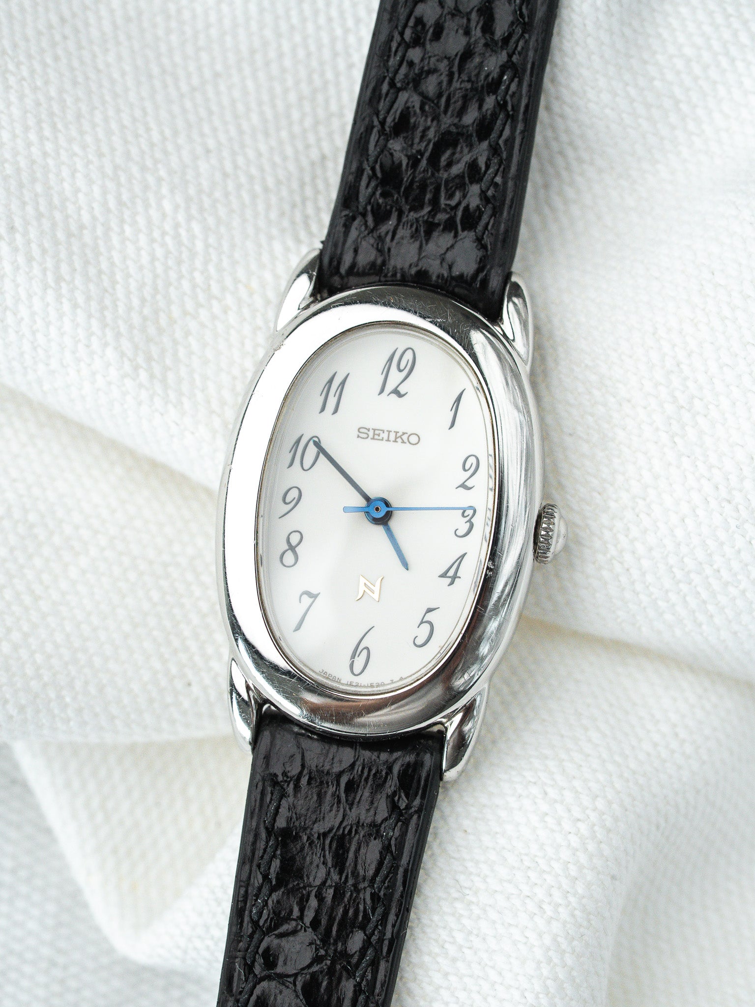 Montre Seiko Vintage - Baignoire Acier Cuir Noir 1F21-5B70 (2004) - Atelier Victor