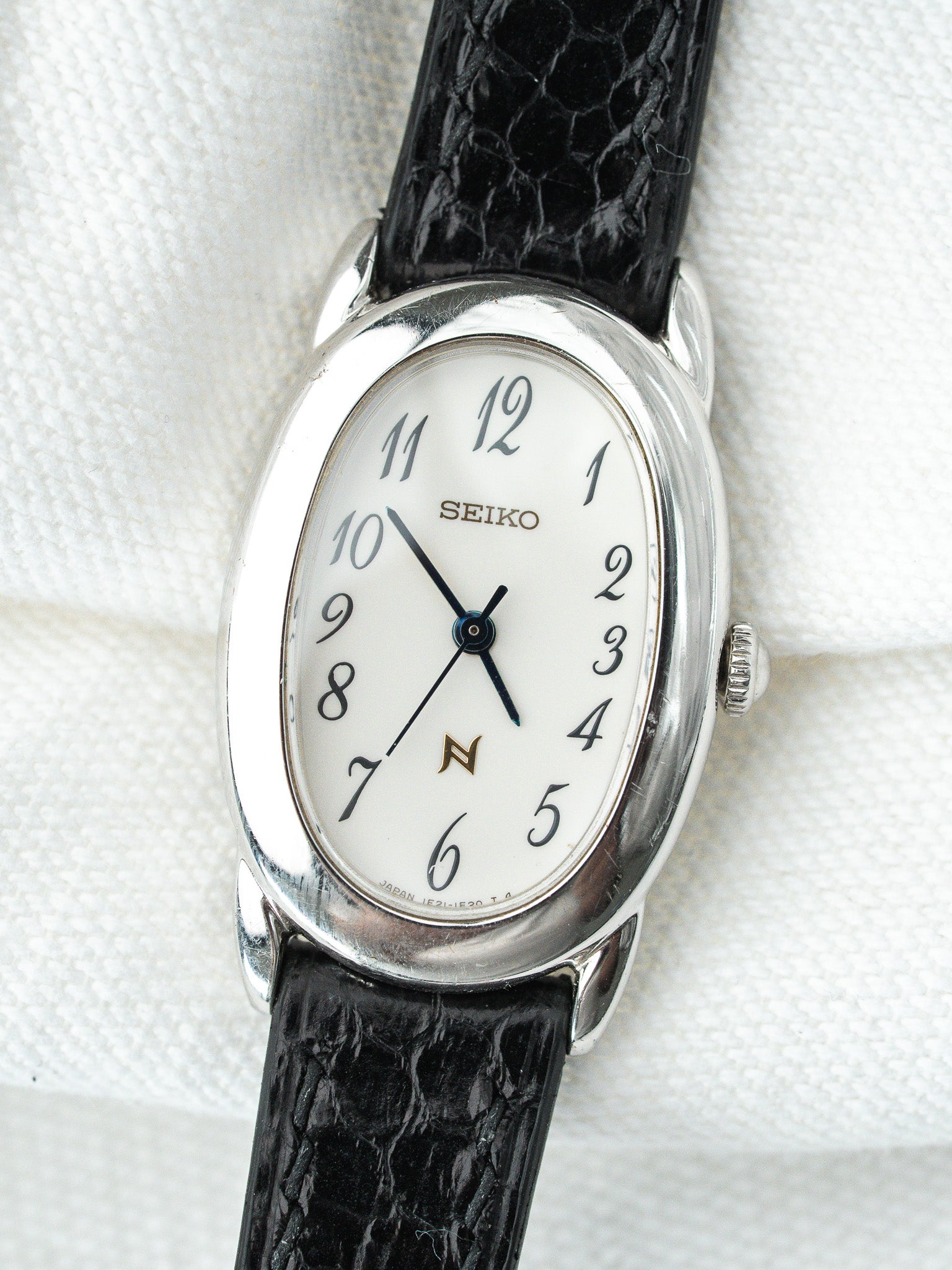 Montre Seiko Vintage - Baignoire Acier Cuir Noir 1F21-5B70 (2004) - Atelier Victor