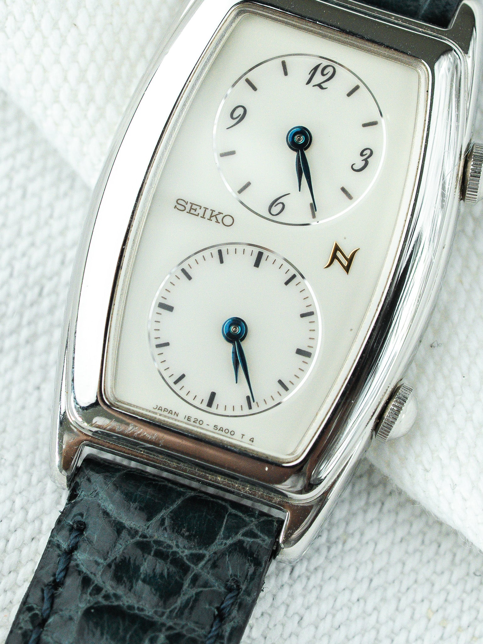 Montre Seiko Vintage - Tonneau Dual Time Acier Bleu (1996) - Atelier Victor
