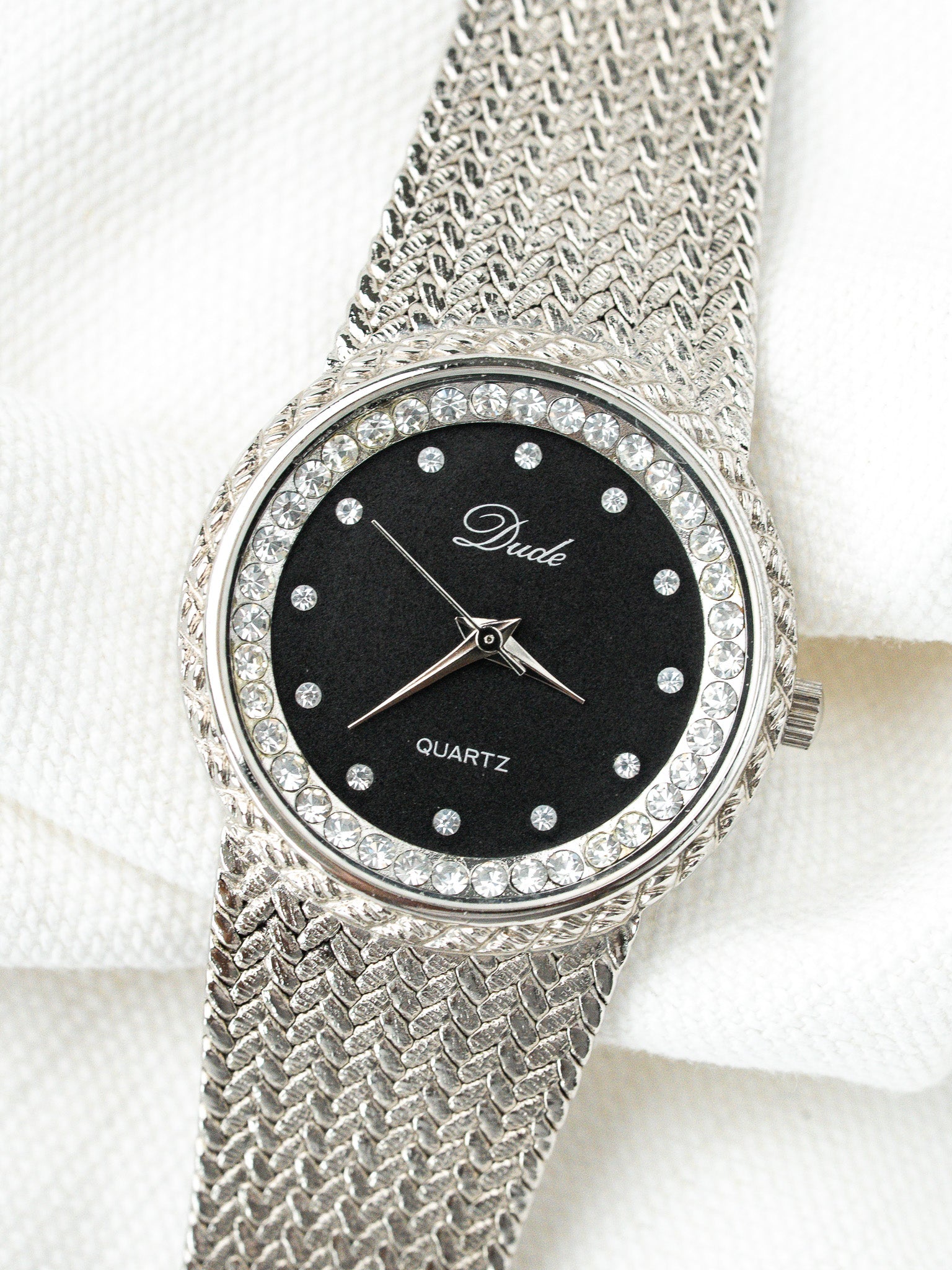 Montre Dude Vintage Quartz — Cadran Noir Zirconium et Maille Tressée (1990s)