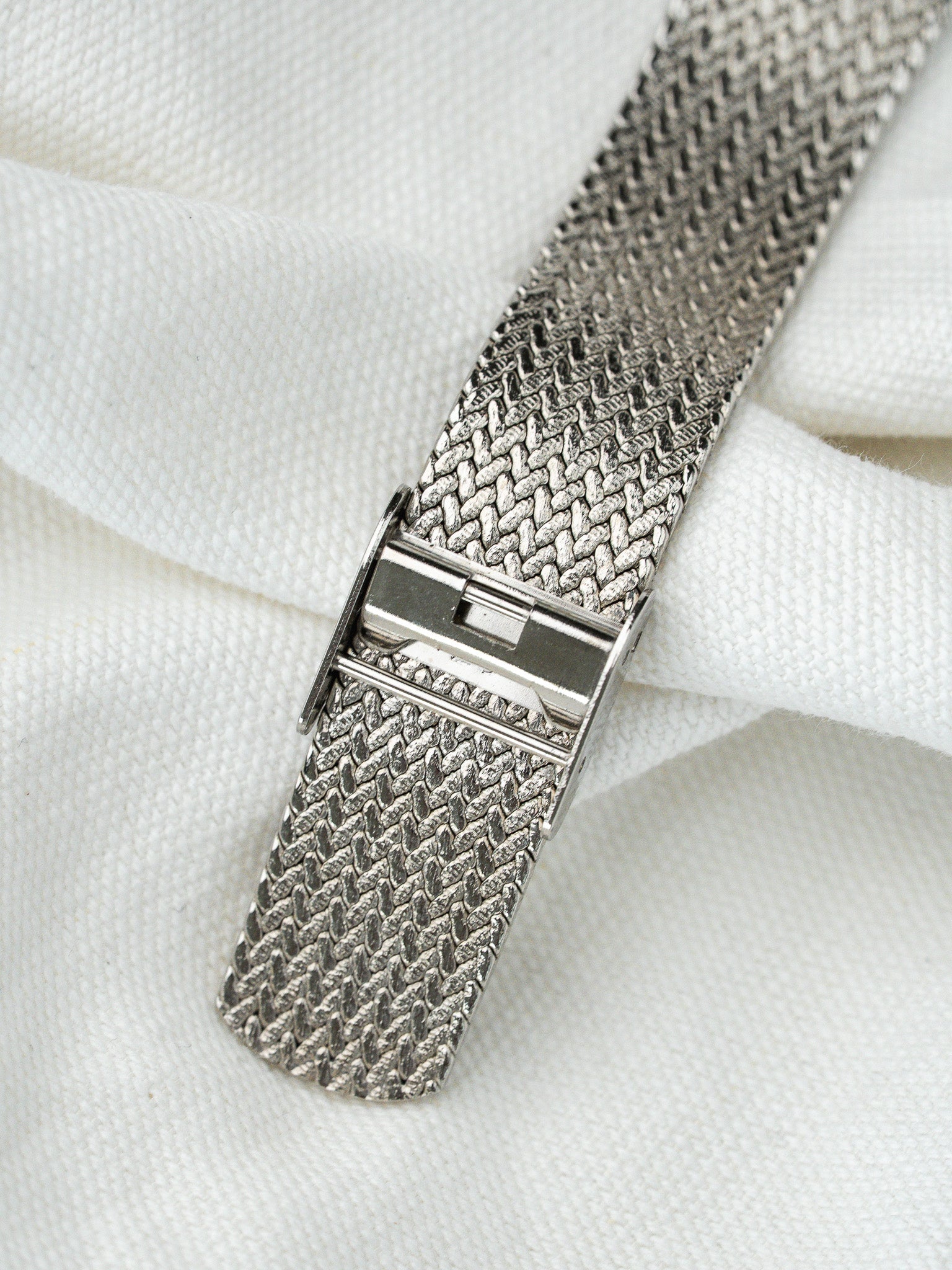 Montre Dude Vintage Quartz — Cadran Noir Zirconium et Maille Tressée (1990s)