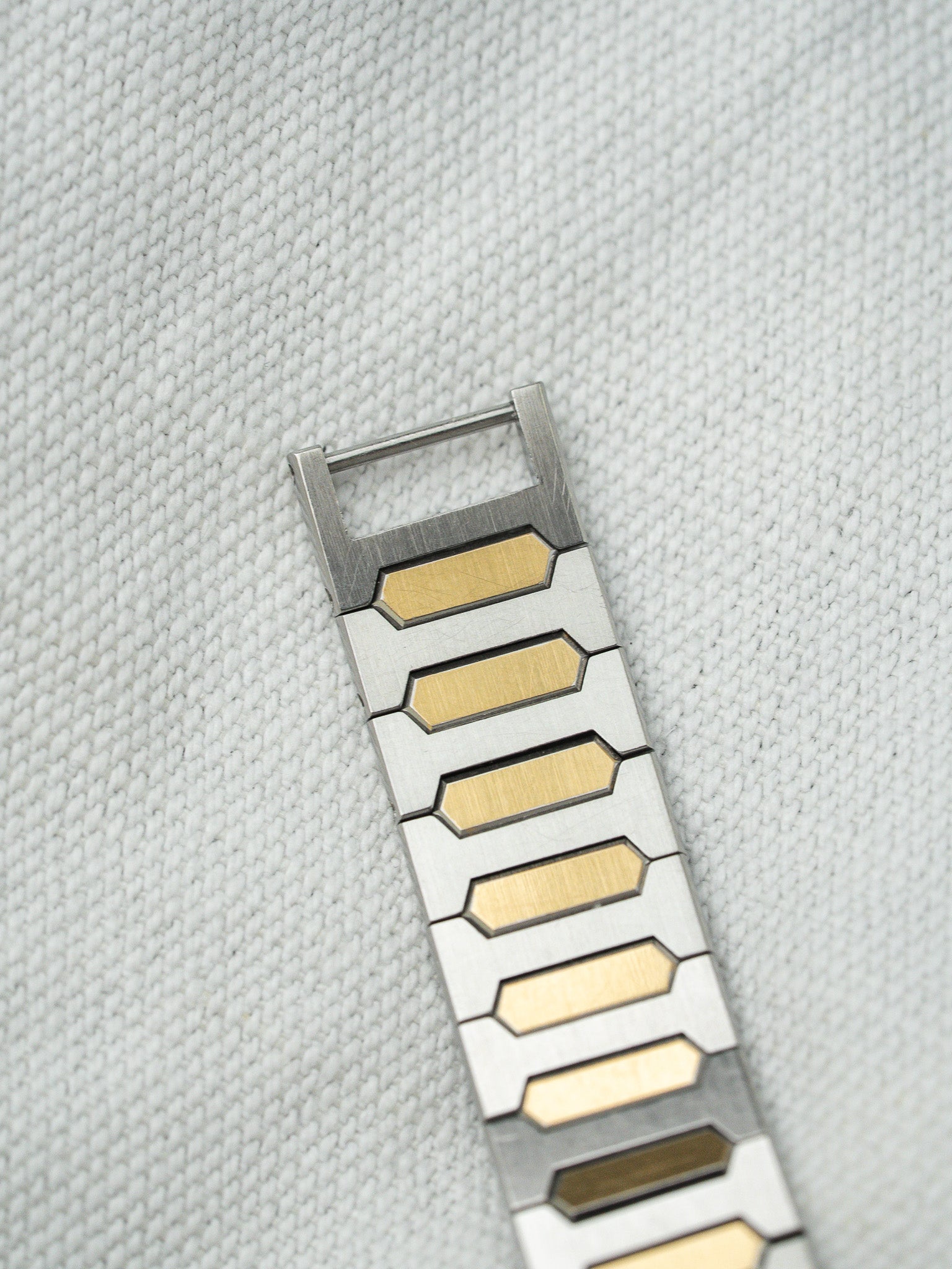 Vintage Citizen Exceed Steel Watch — Guilloché Gold Dial (1981)