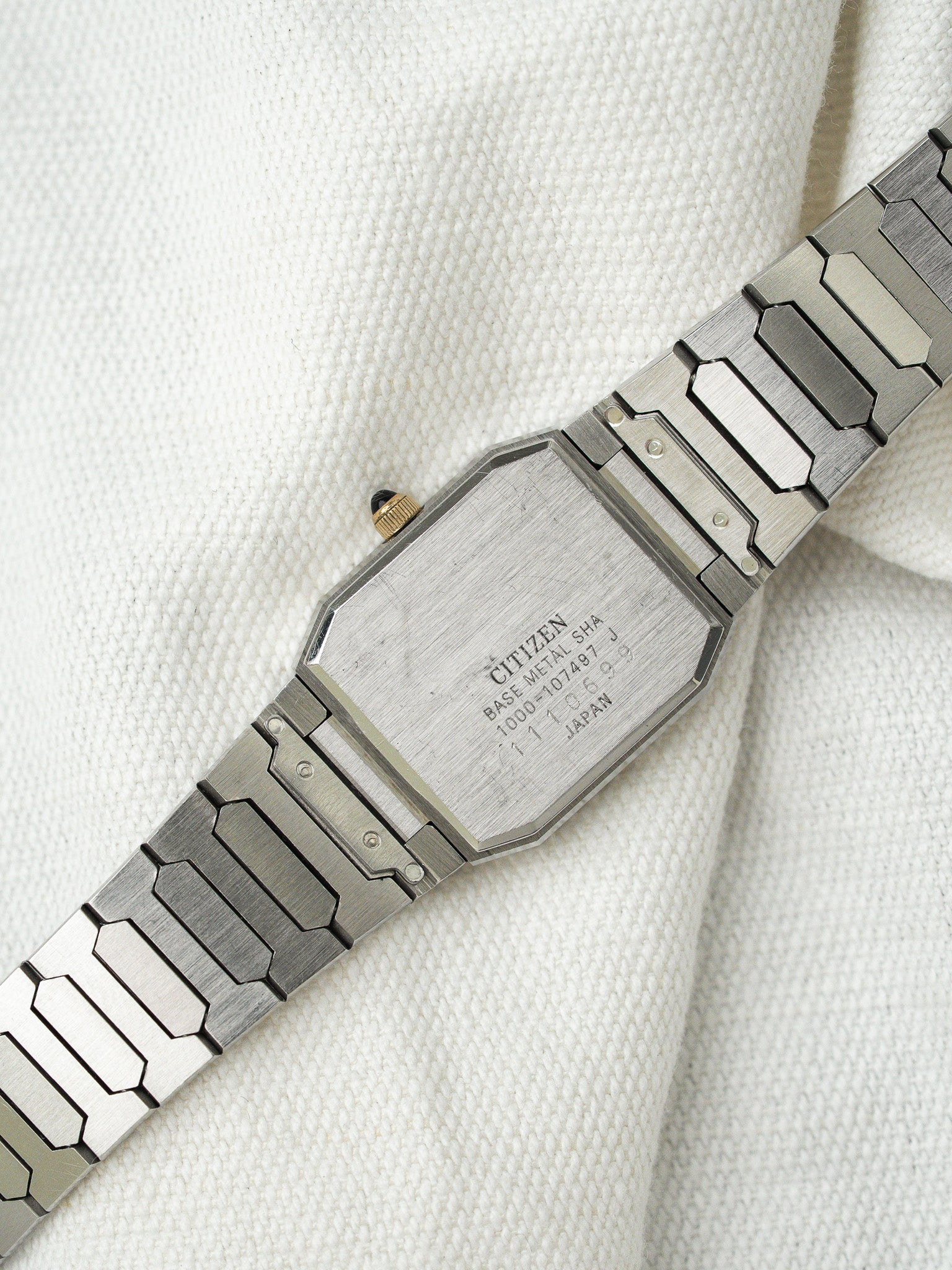 Vintage Citizen Exceed Steel Watch — Guilloché Gold Dial (1981)