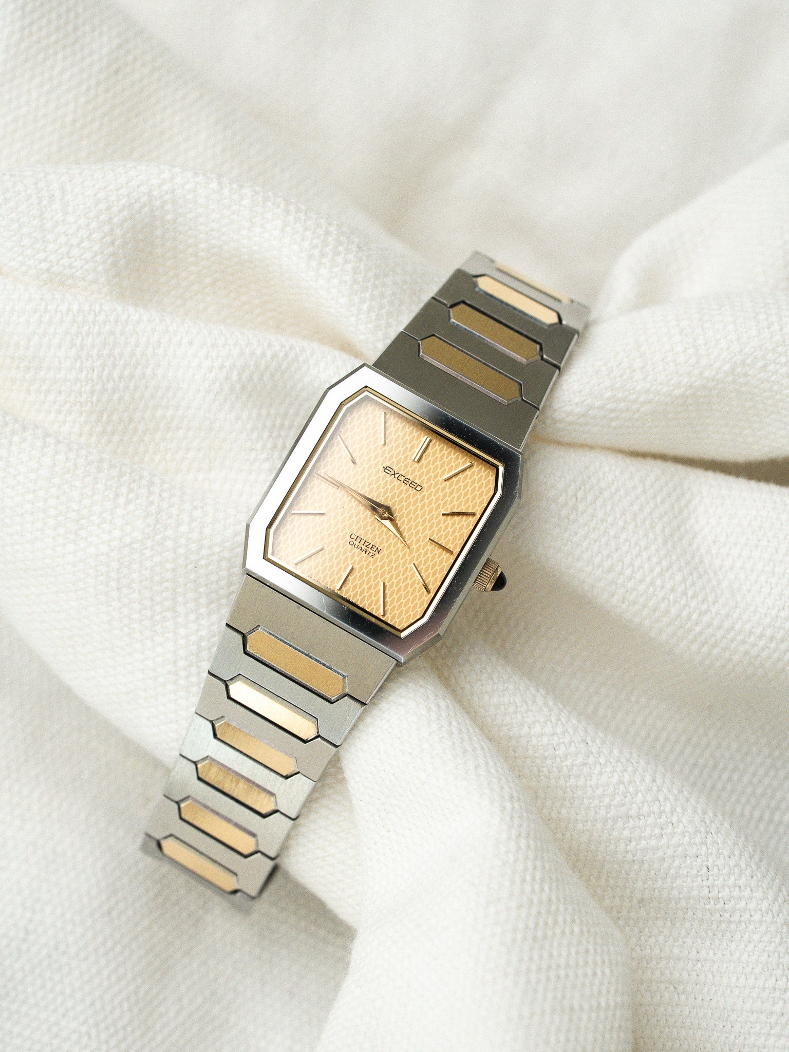 Vintage Citizen Exceed Steel Watch — Guilloché Gold Dial (1981)
