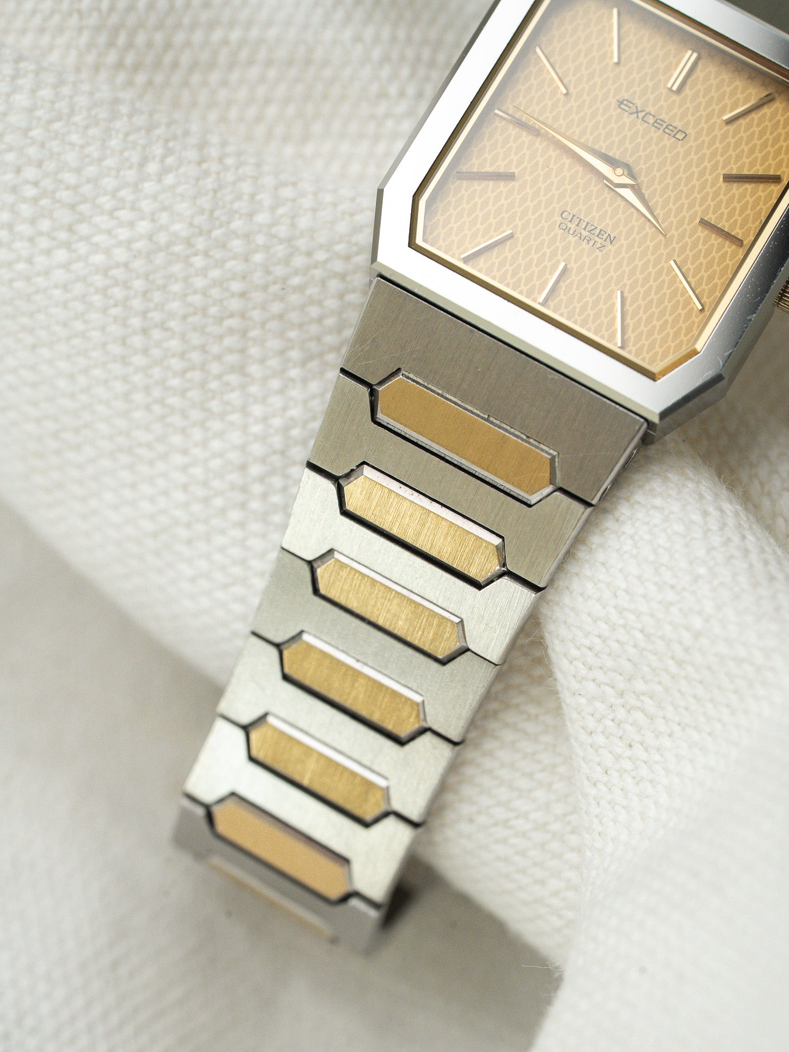 Vintage Citizen Exceed Steel Watch — Guilloché Gold Dial (1981)