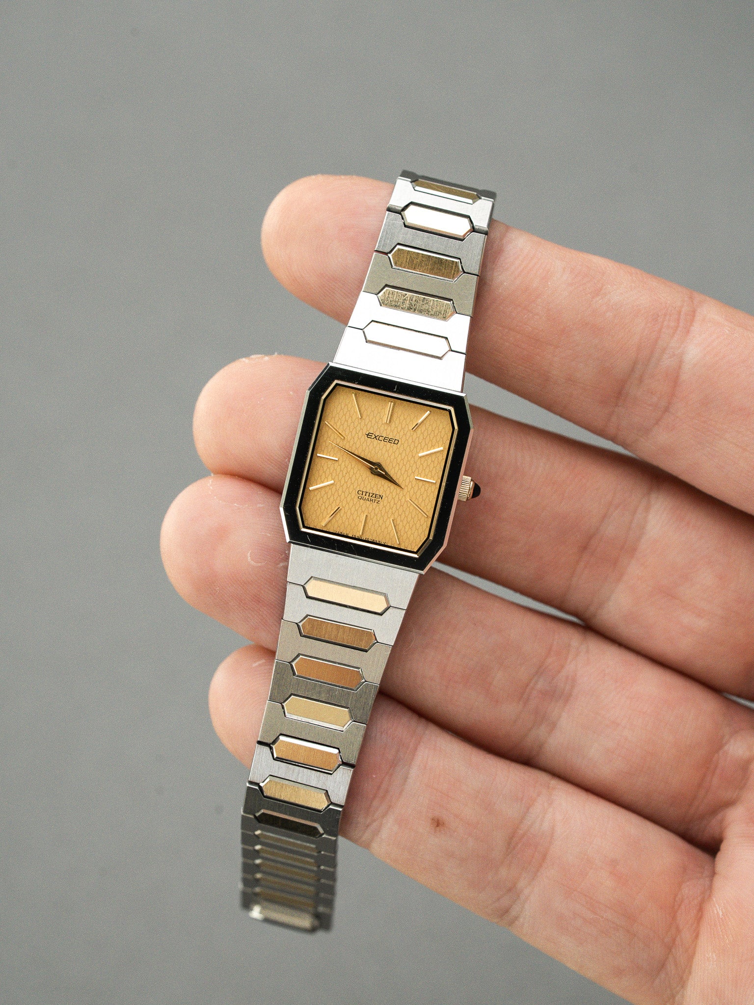 Montre Citizen Exceed Vintage Acier — Cadran Or Guilloché (1981)