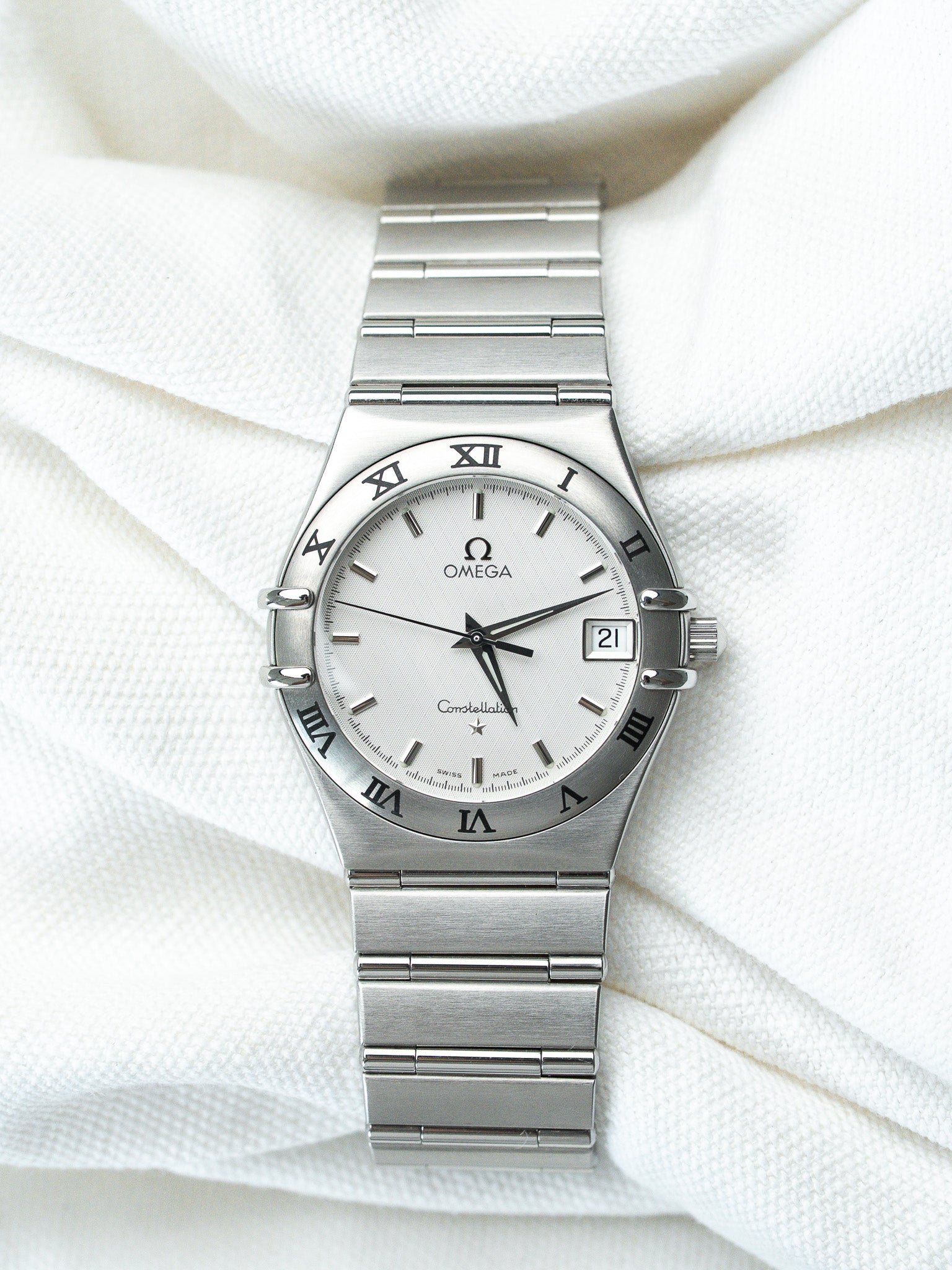 Montre Omega Constellation Manhattan Acier — Cadran Blanc Date (2000)