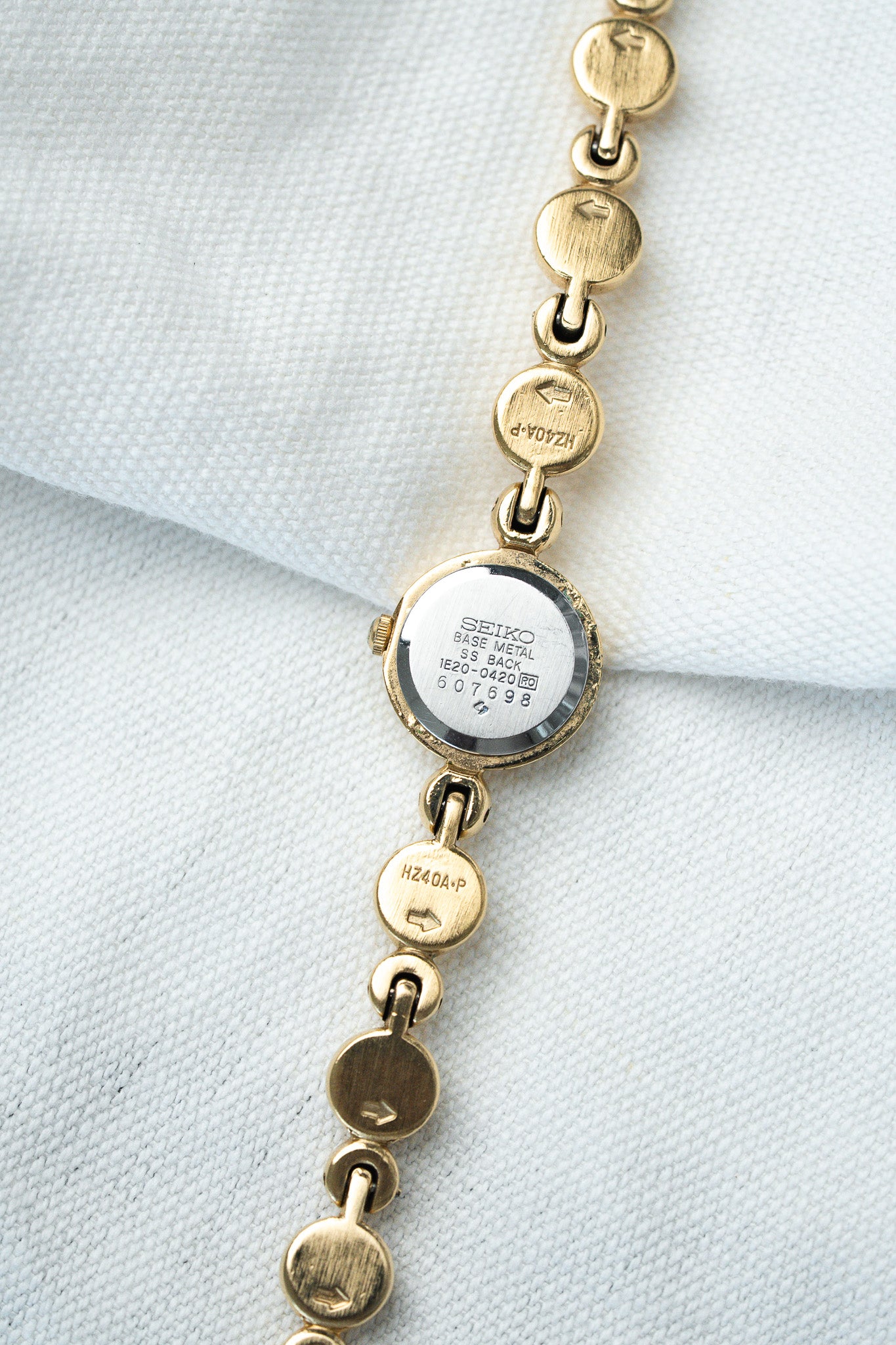Montre Seiko Vintage Cocktail Or 1E20-1270 — Bracelet Perlé (1995)