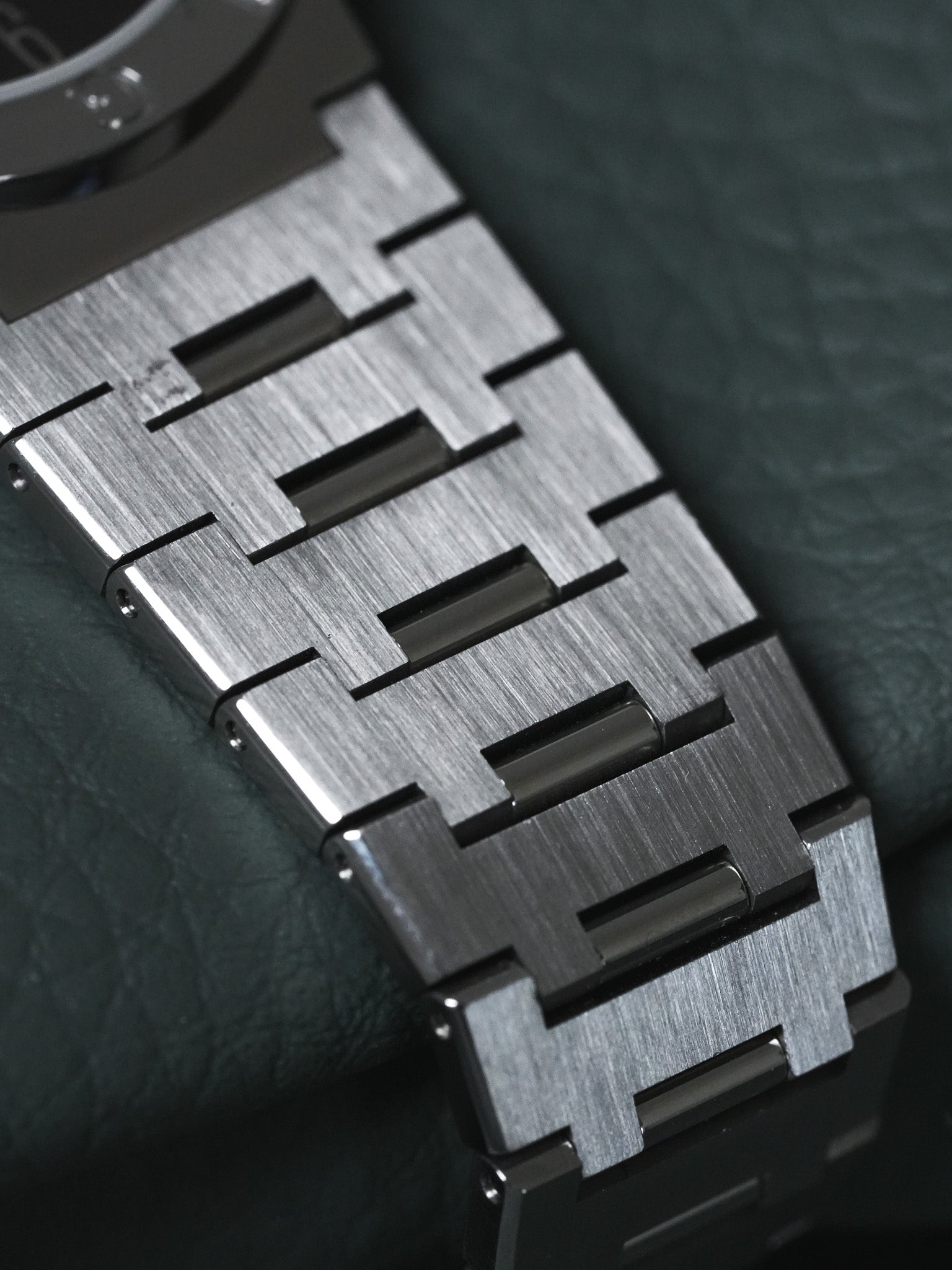 Bvlgari - BB30SS Steel Black Dial - 2000s